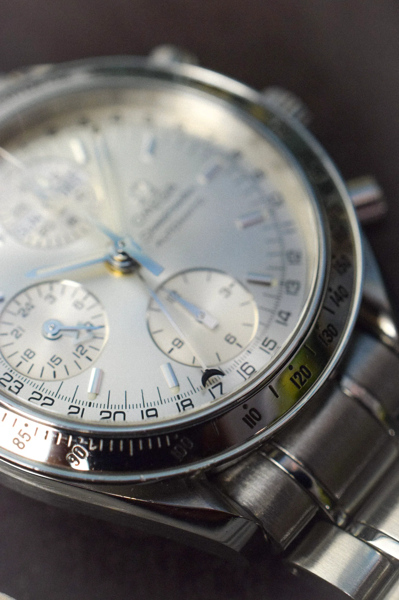 90s Omega Speedmaster Silver Triple Calendar - Image 3