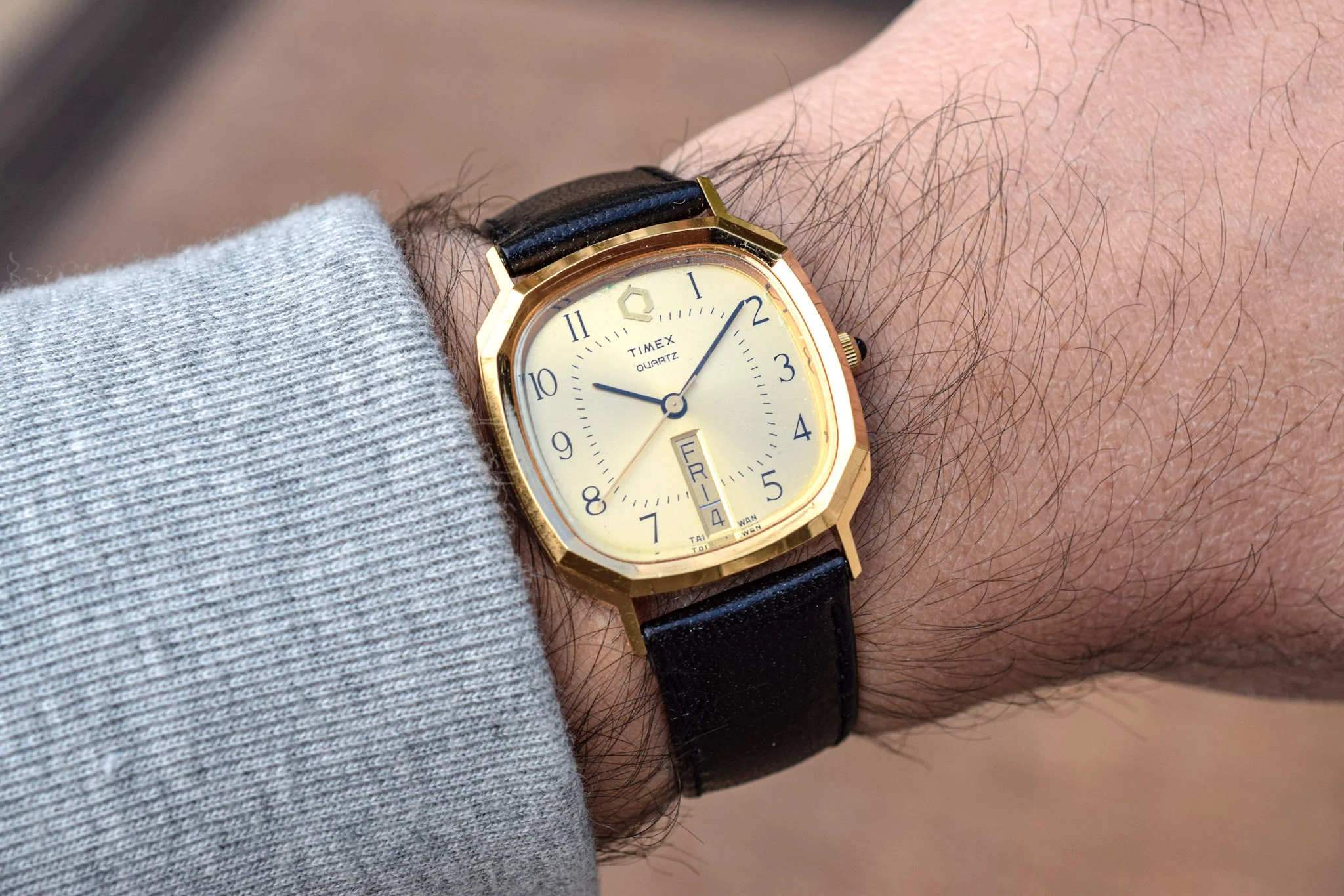Vintage Q Timex Quartz Day-Date with Hexagonal Case - Image 9