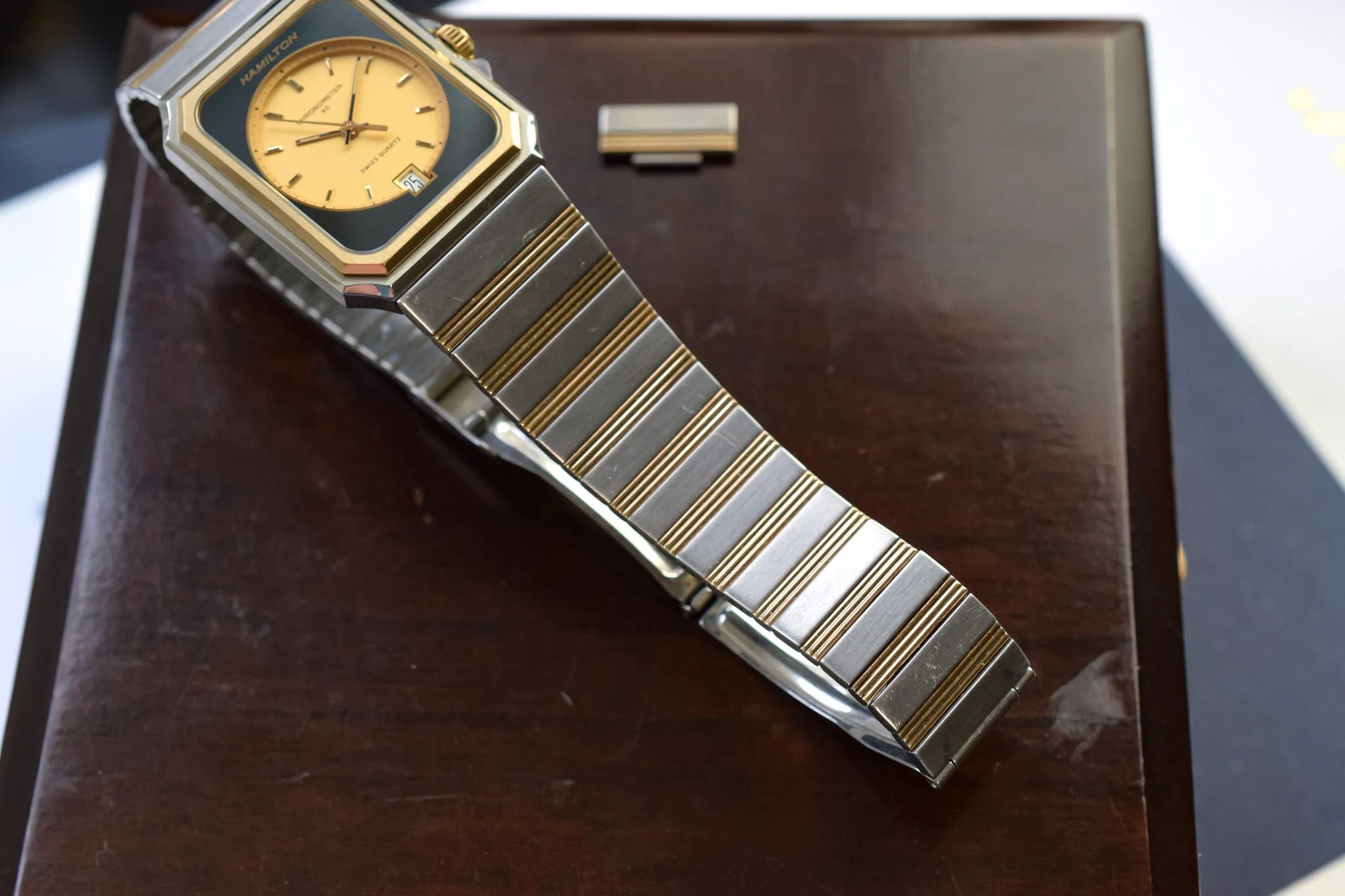 Hamilton Quartz Chronometer XC Octo - Full Set and COSC Certificate - Image 4
