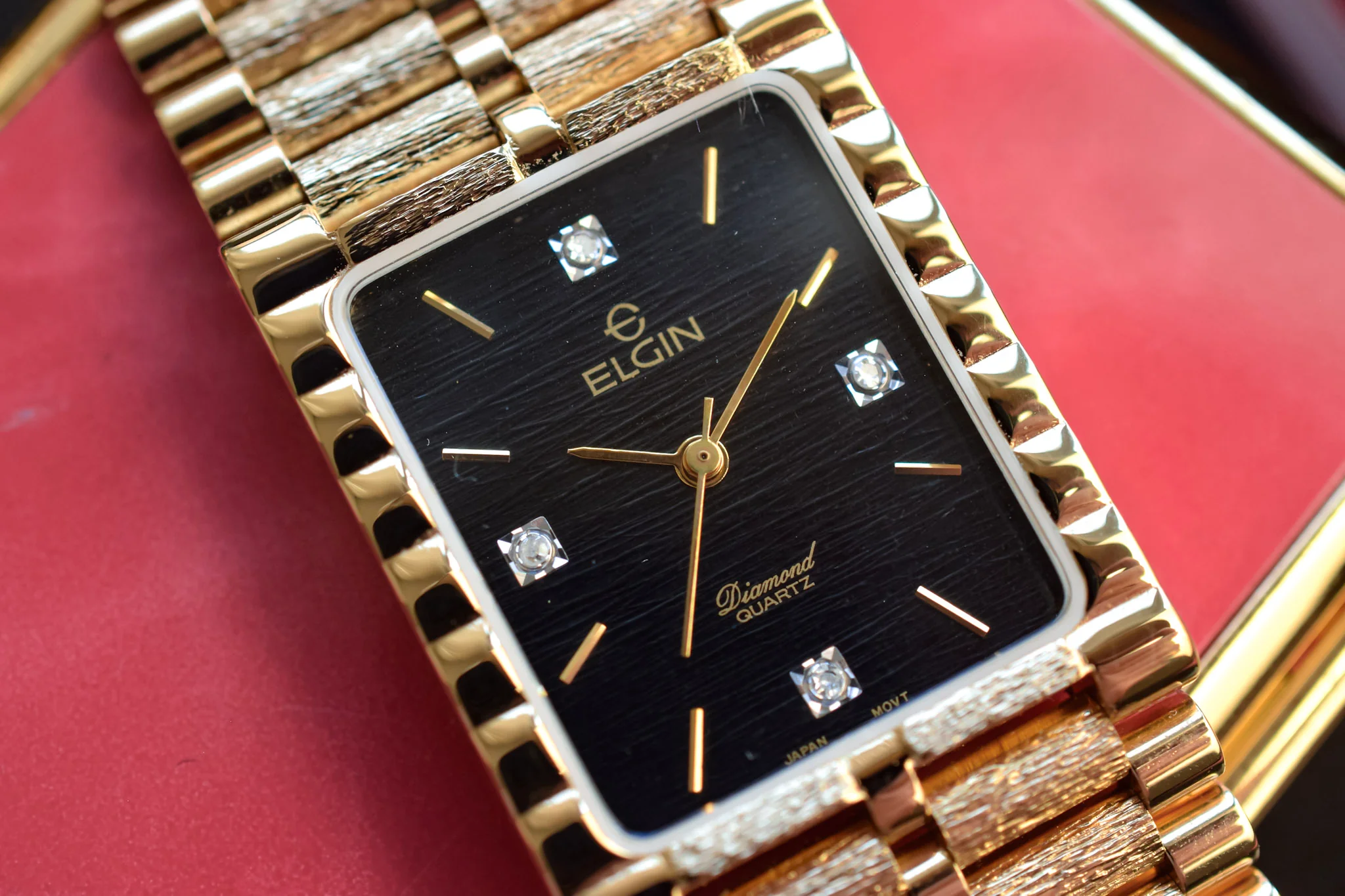 Neo-vintage Elgin Diamond Dial - New Old Stock in Box - Image 3