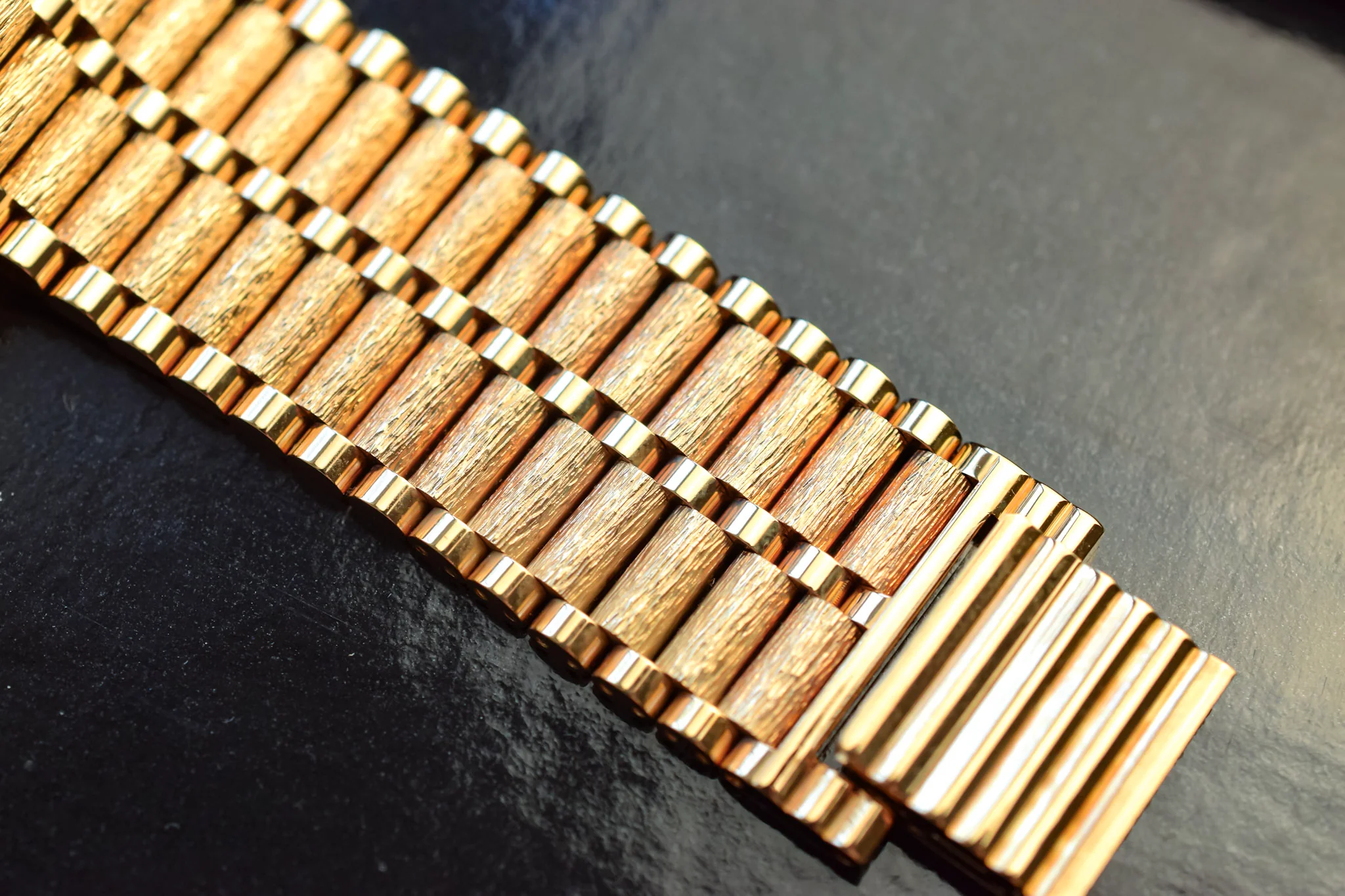 Neo-vintage Elgin Diamond Dial - New Old Stock in Box - Image 9