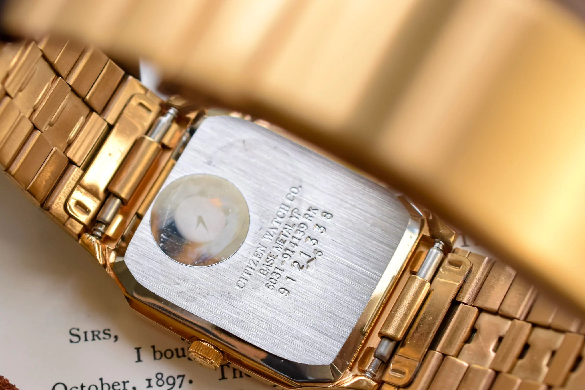 Neo-vintage NOS Citizen CQ Honeycomb Chiclet Octo - Image 9
