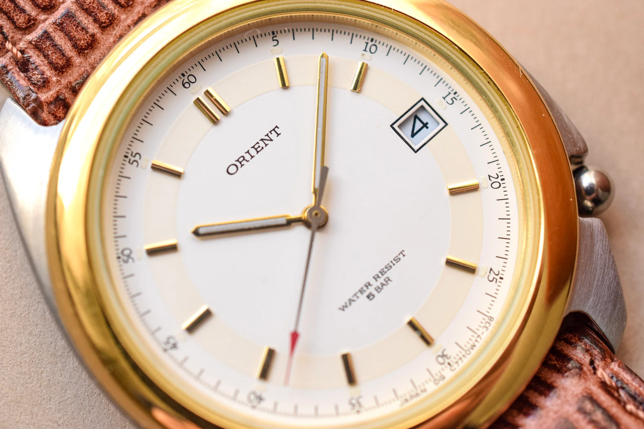 Neo-vintage Orient Two Tone Cushion Calendar - Image 3