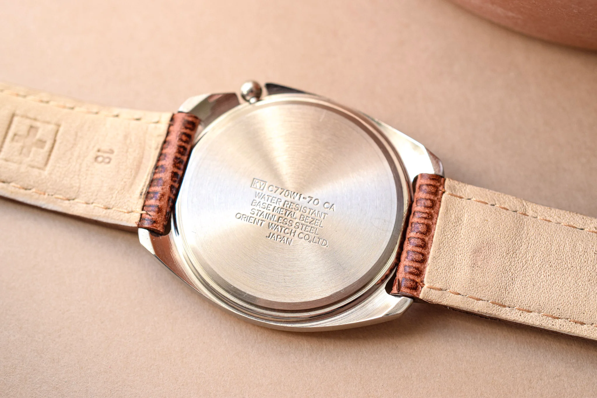 Neo-vintage Orient Two Tone Cushion Calendar - Image 9