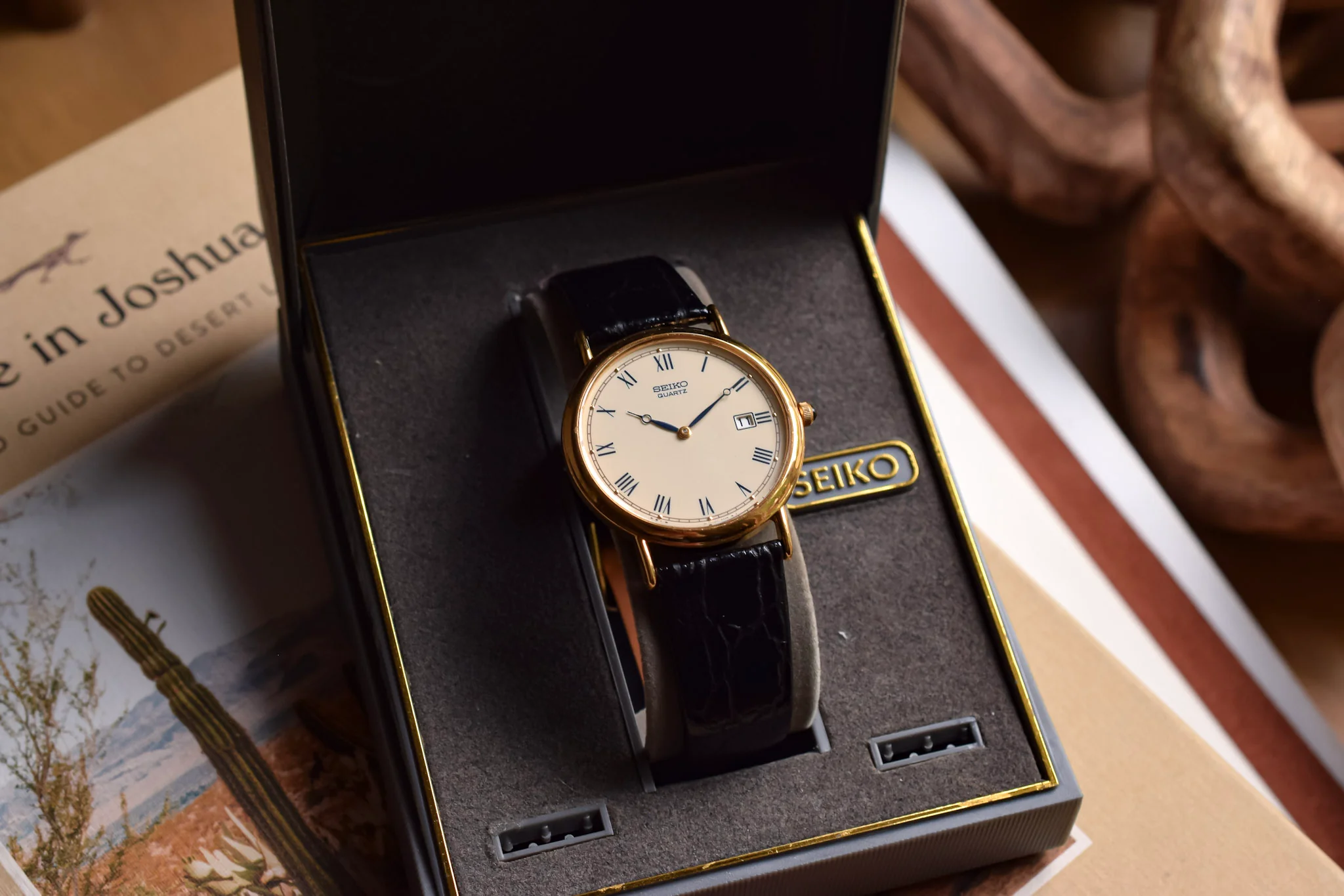 NOS 2004 Seiko Roman Calendar - Image 6