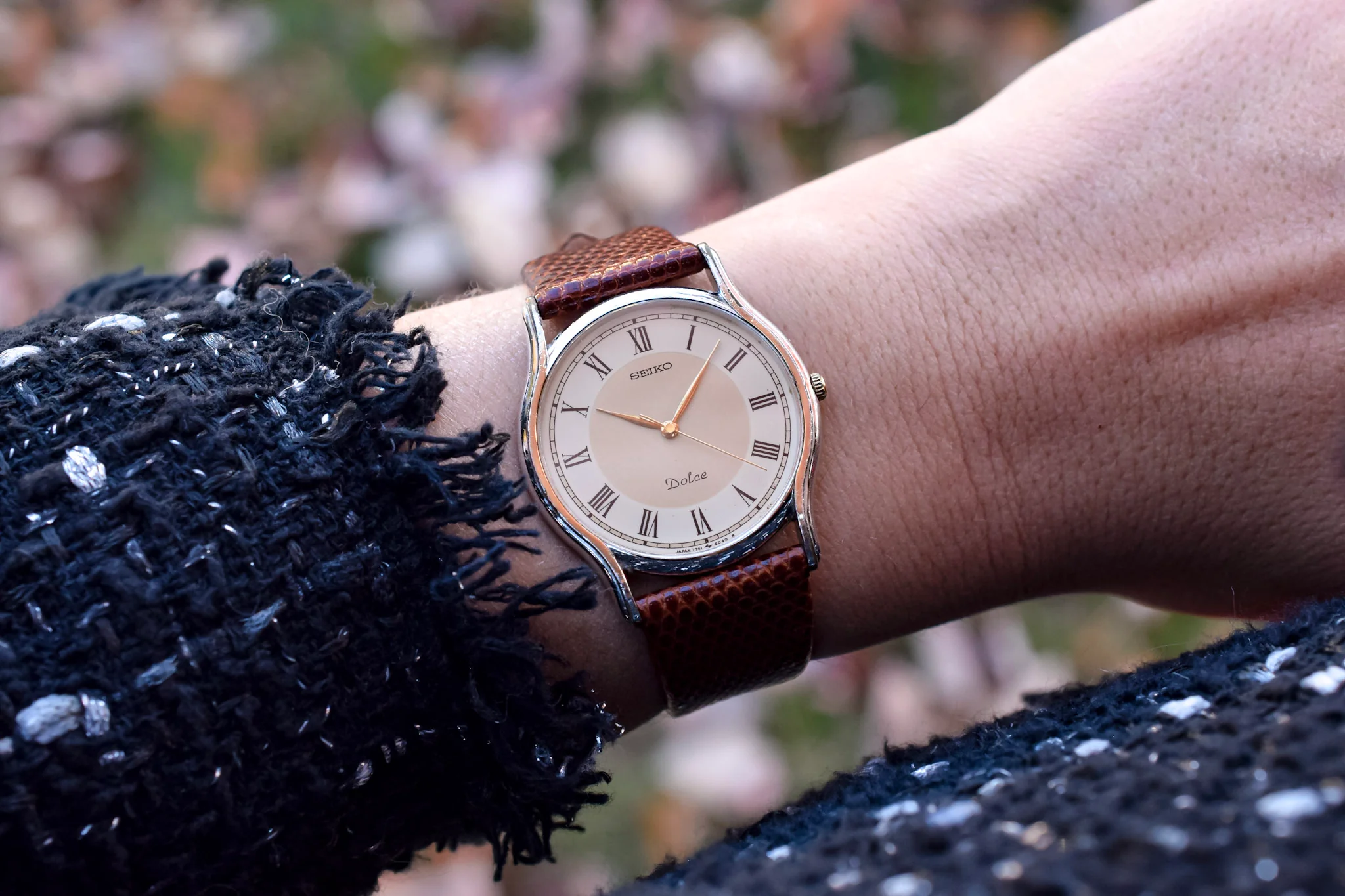 1987 Seiko Dolce Midsize Roman Dial - Image 3