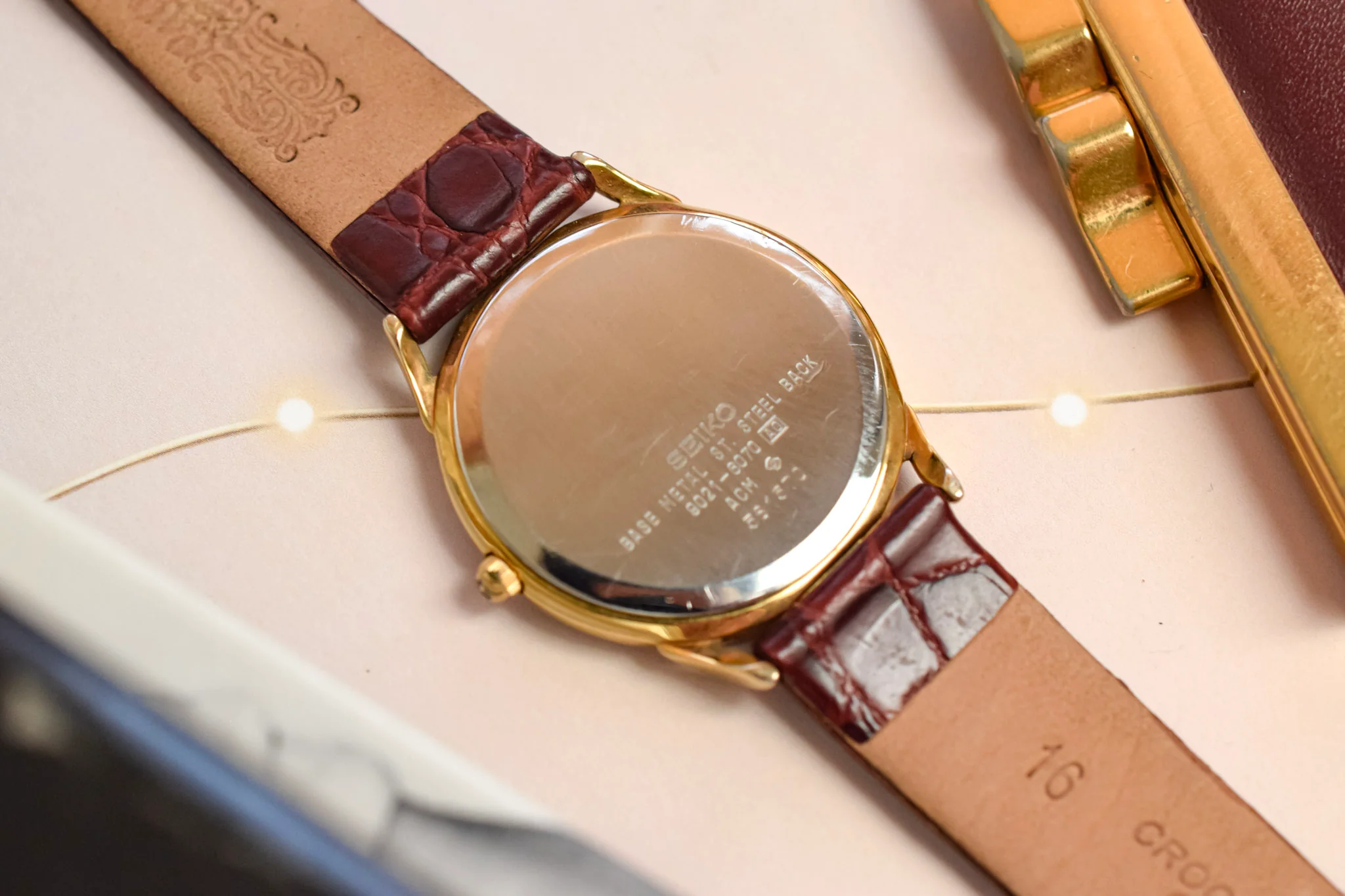 1985 Seiko Midsize Two Toned Honeycomb Dial - Image 7