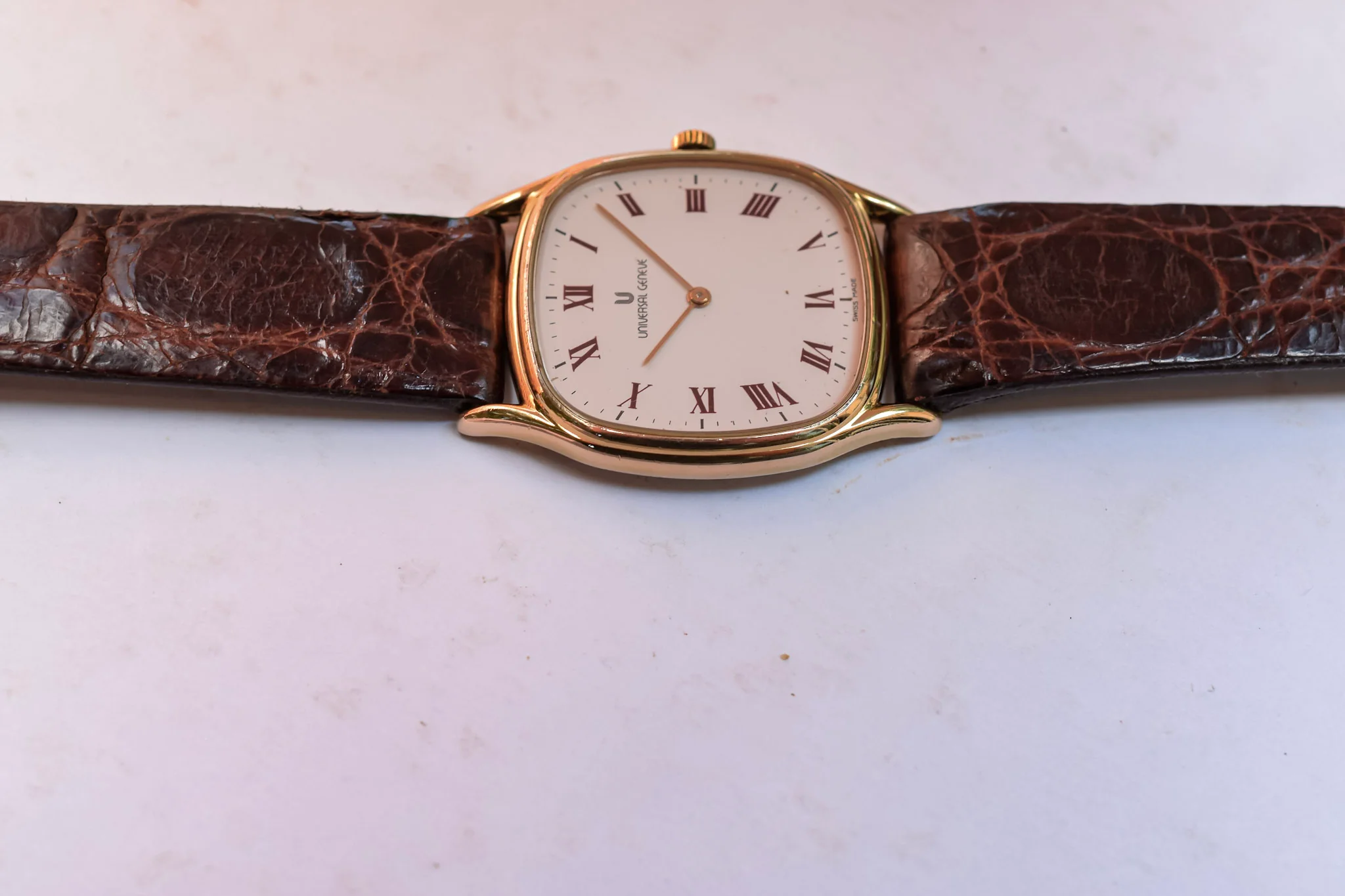 Vintage 10K Gold Plated Universal Geneve Burgundy Roman Dial - Image 5