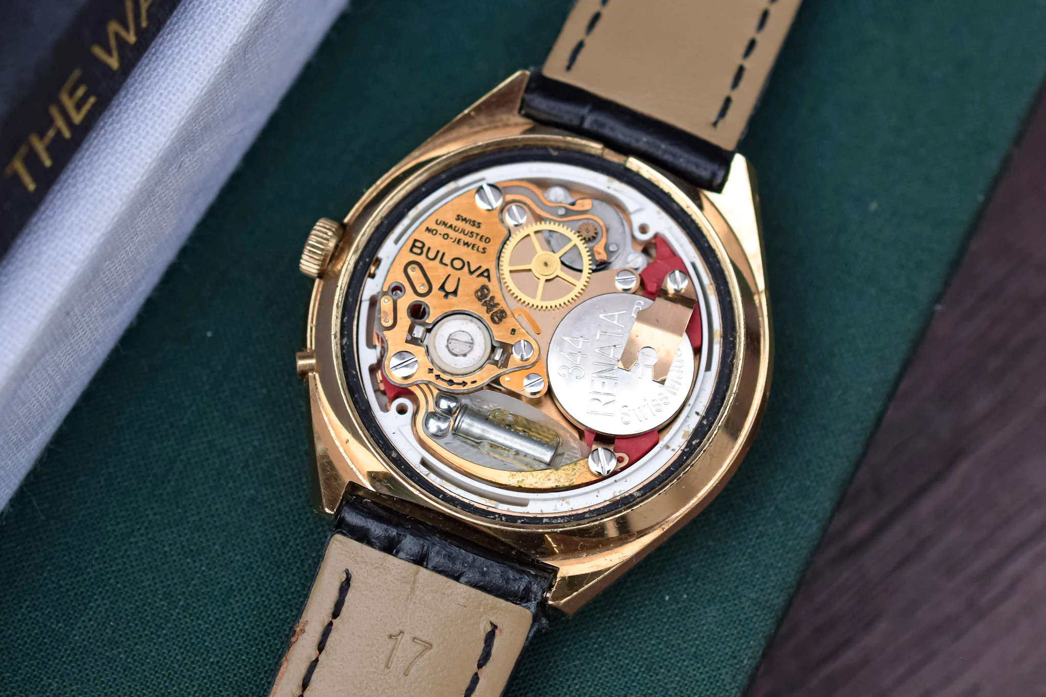 Vintage 1977 Bulova Accutron Quartz Watch - Award Piece - Image 13