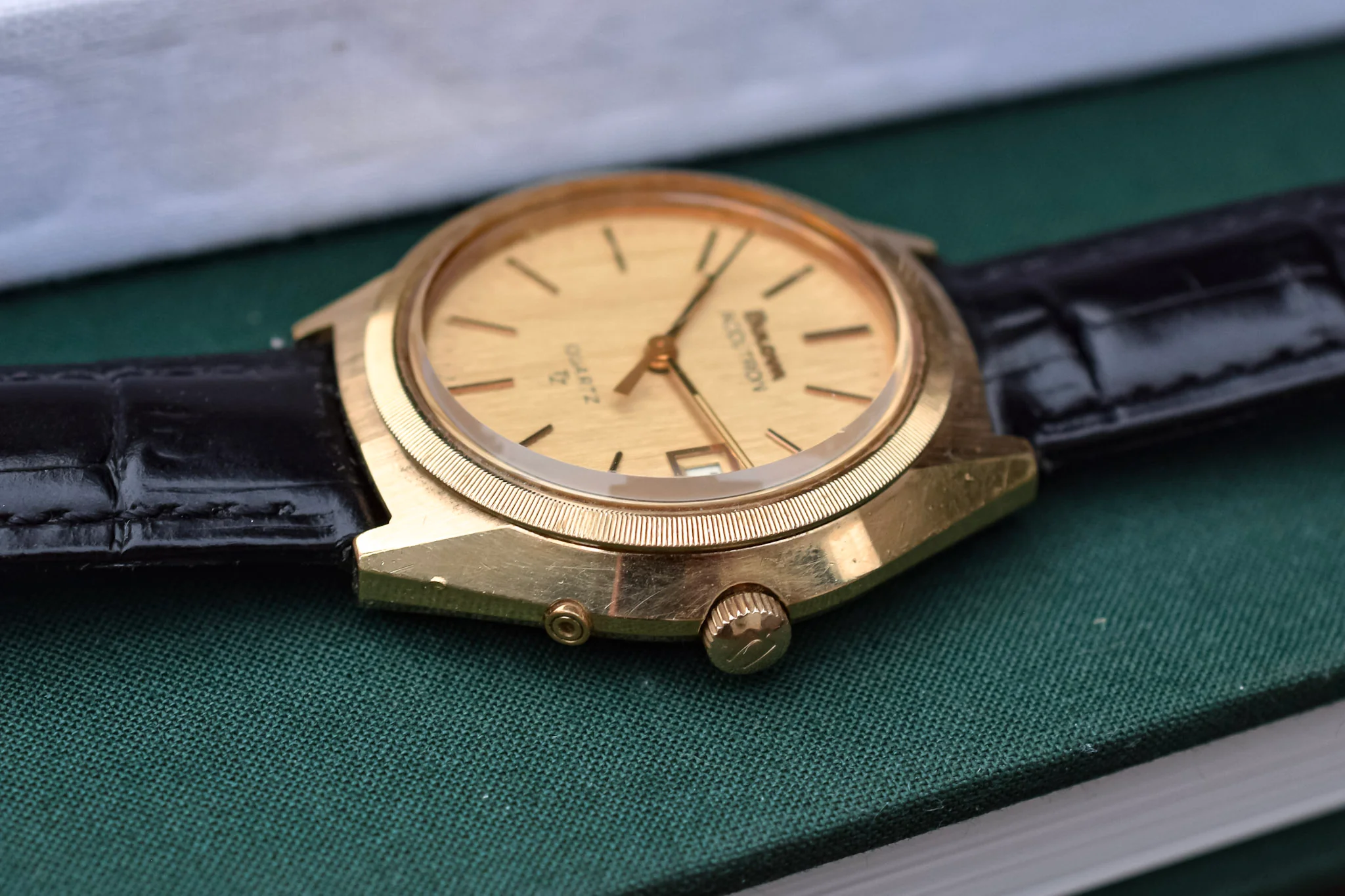 Vintage 1977 Bulova Accutron Quartz Watch - Award Piece - Image 4