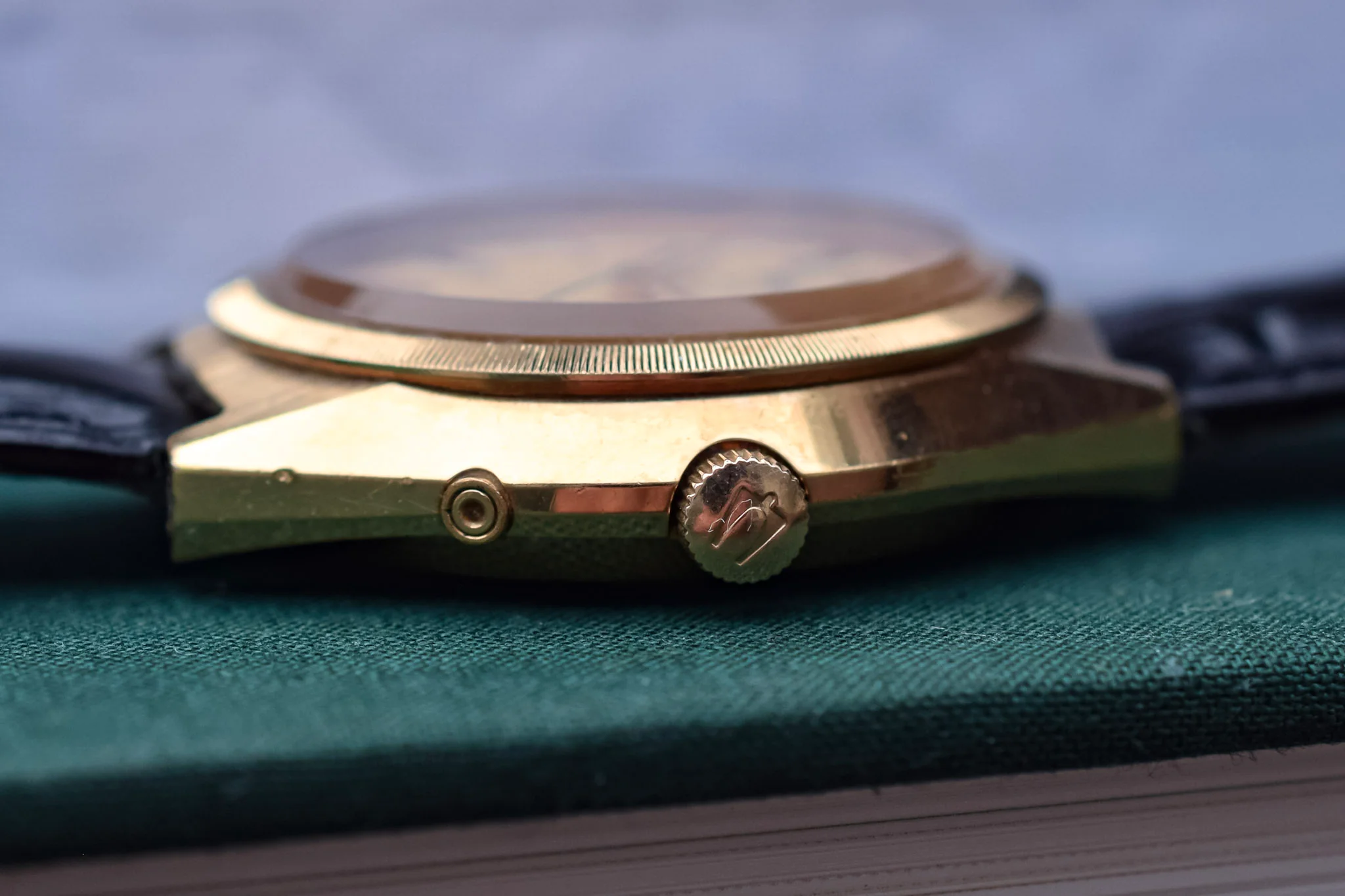 Vintage 1977 Bulova Accutron Quartz Watch - Award Piece - Image 6