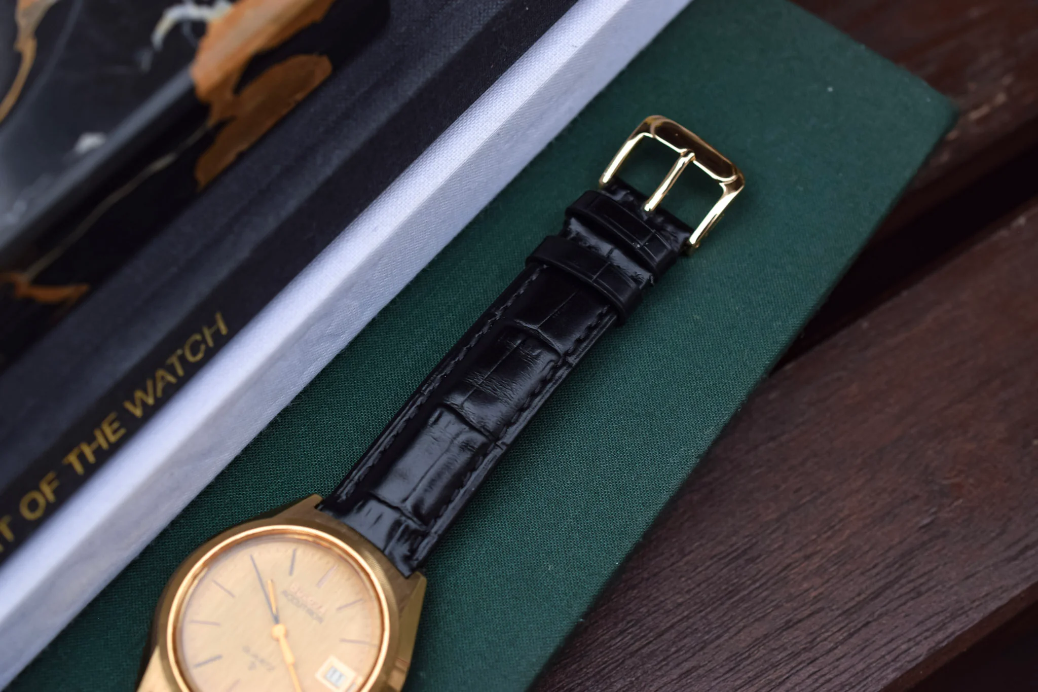 Vintage 1977 Bulova Accutron Quartz Watch - Award Piece - Image 8