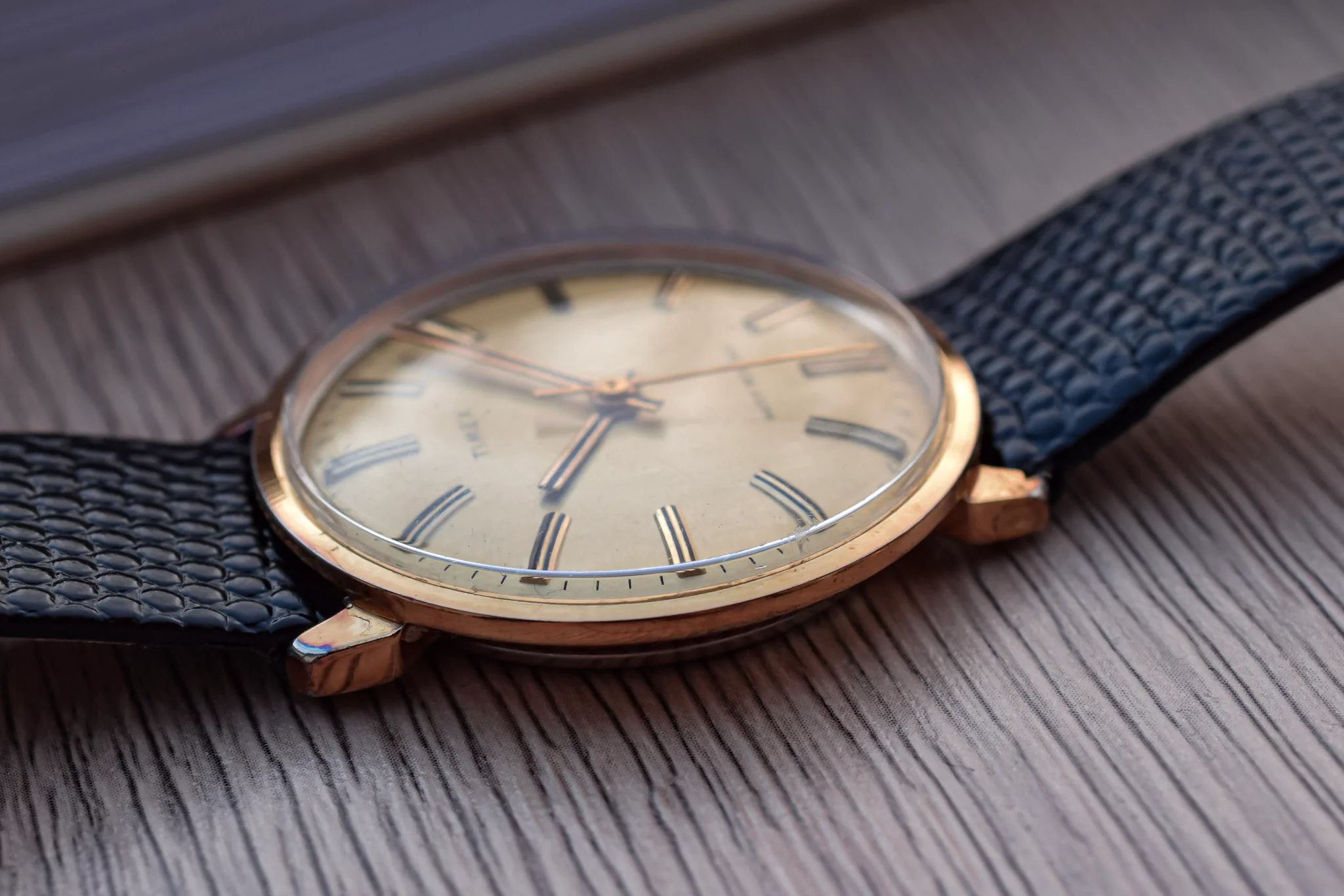 Vintage 1977 Mechanical Timex Watch - Image 4