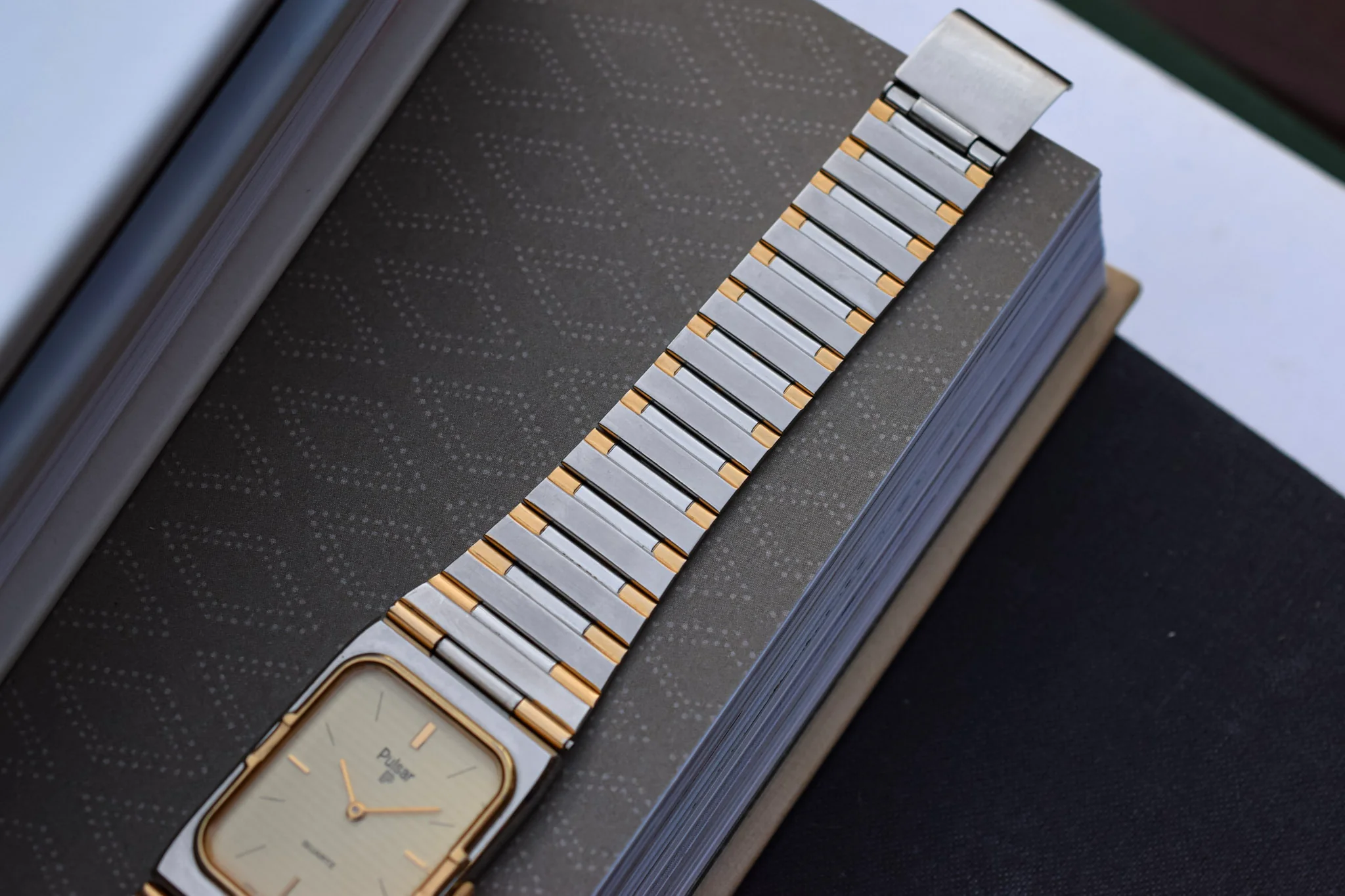 Vintage 1985 Pulsar Quartz Tank Watch - Image 6