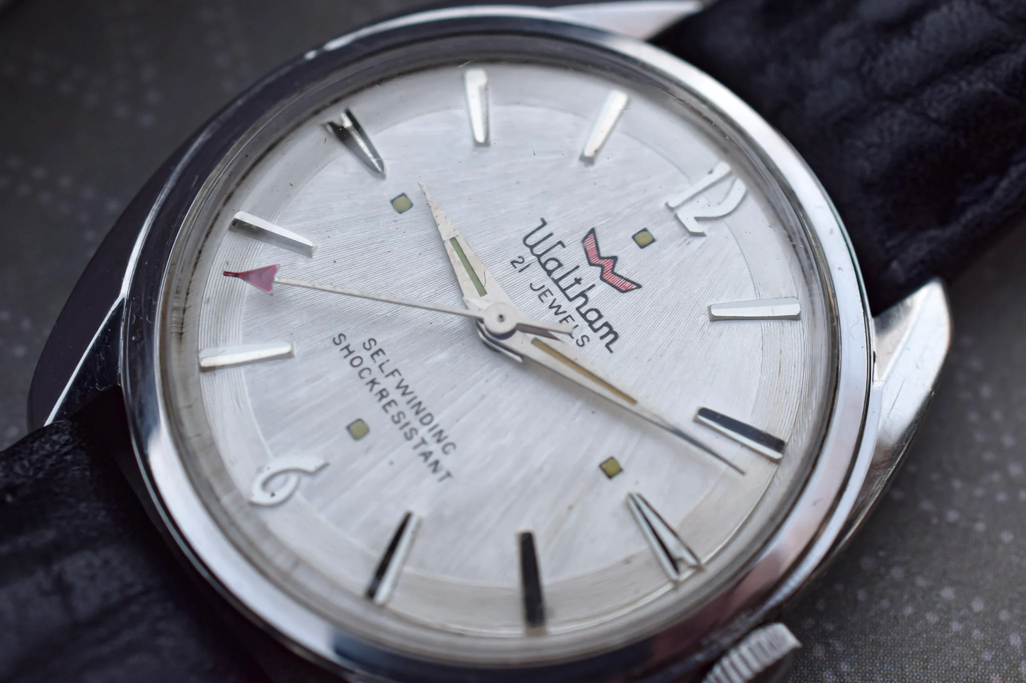 Vintage Red Arrow Automatic Waltham Textured Dial Watch - Image 2