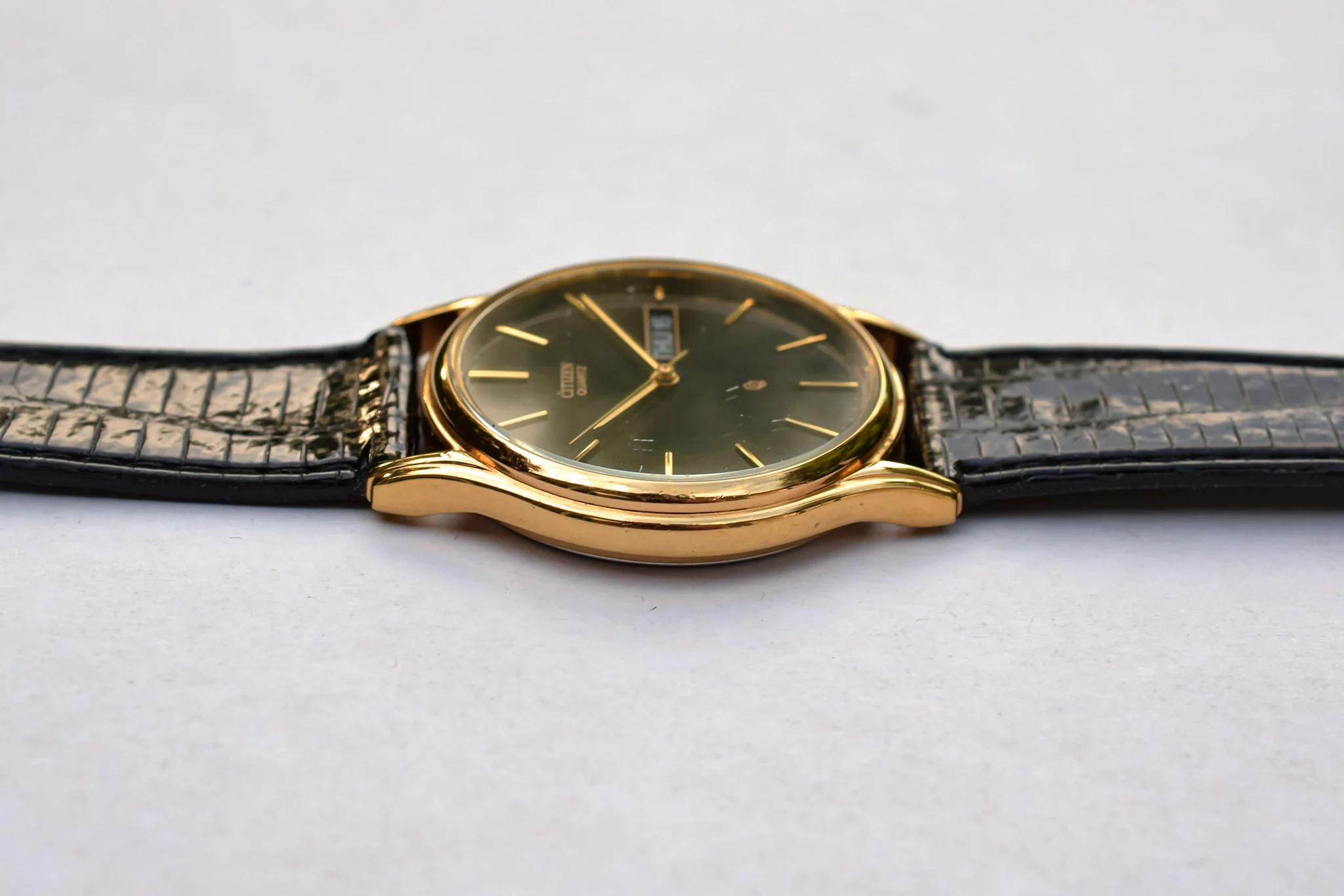 Vintage Citizen CQ Black Dial Day-Date - Image 4