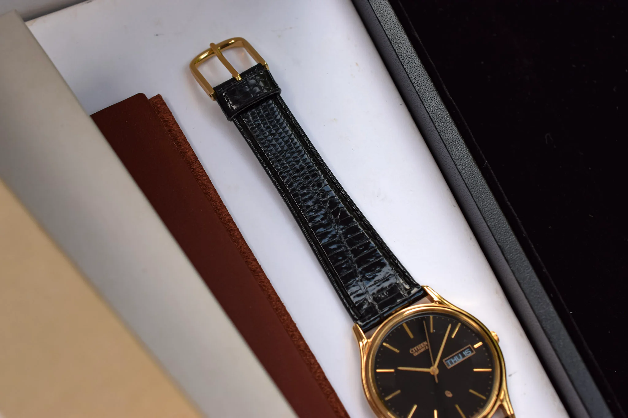 Vintage Citizen CQ Black Dial Day-Date - Image 5