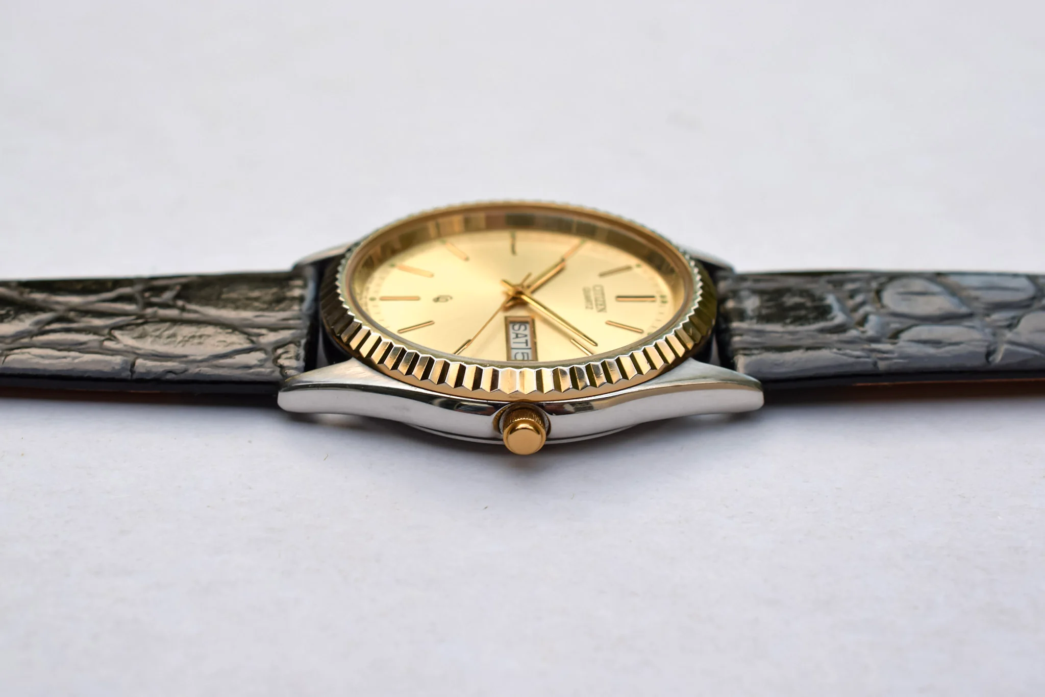 Vintage Citizen CQ Fluted Bezel Day-Date - Image 4