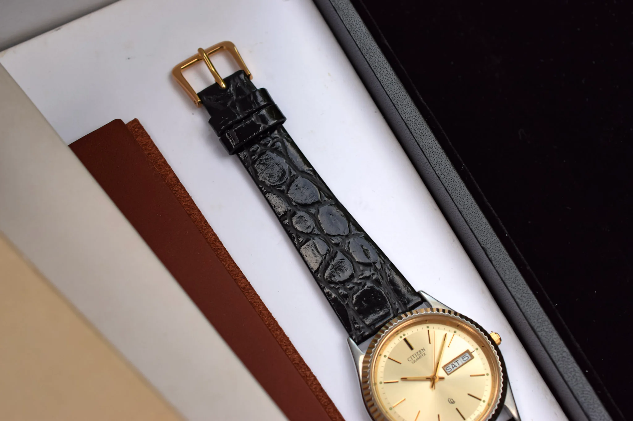 Vintage Citizen CQ Fluted Bezel Day-Date - Image 5