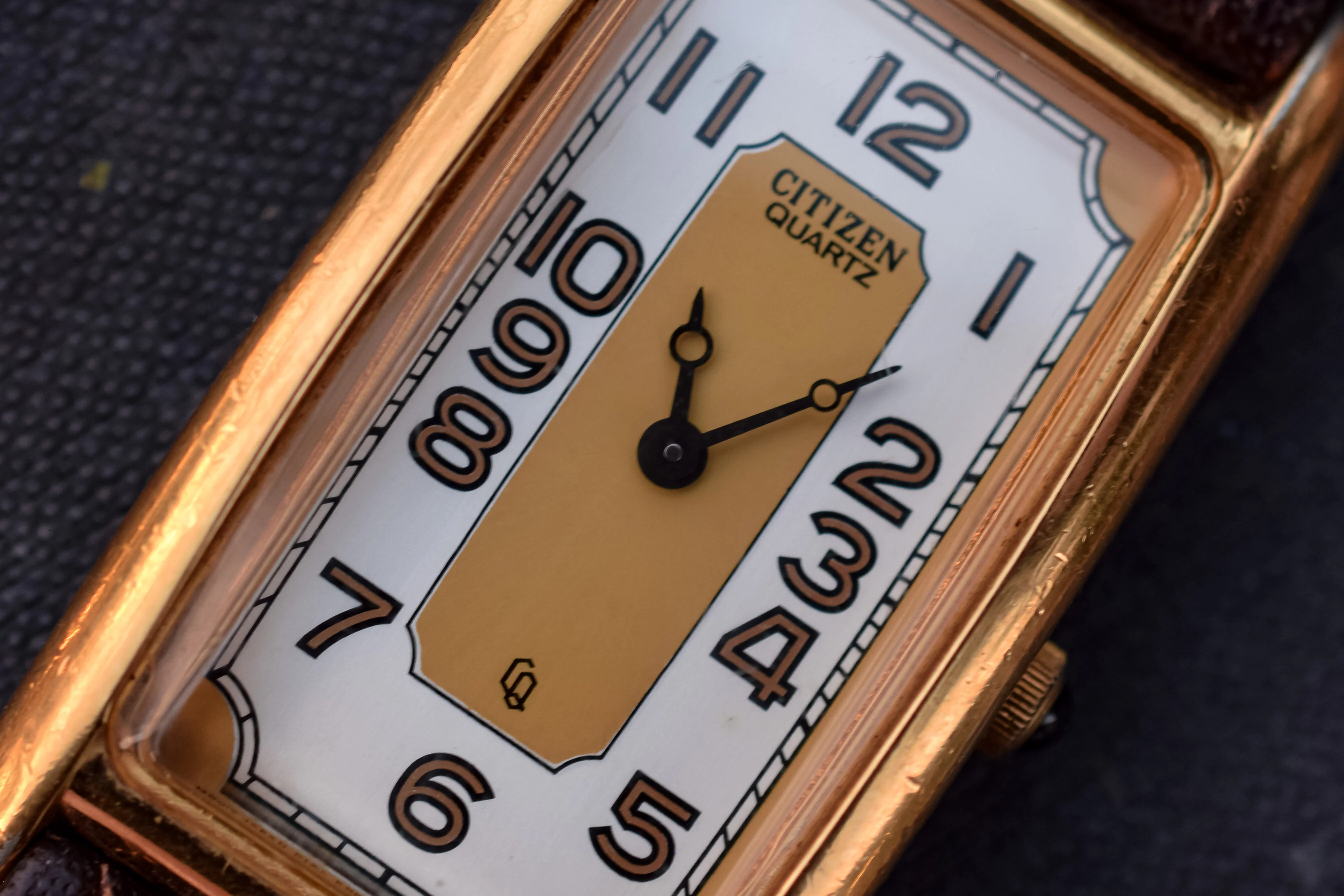 Vintage Citizen Curvex - Image 2
