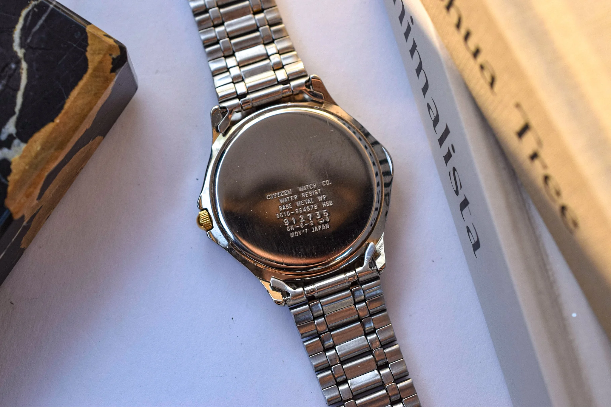 Vintage Citizen Two Toned Calendar - Image 6