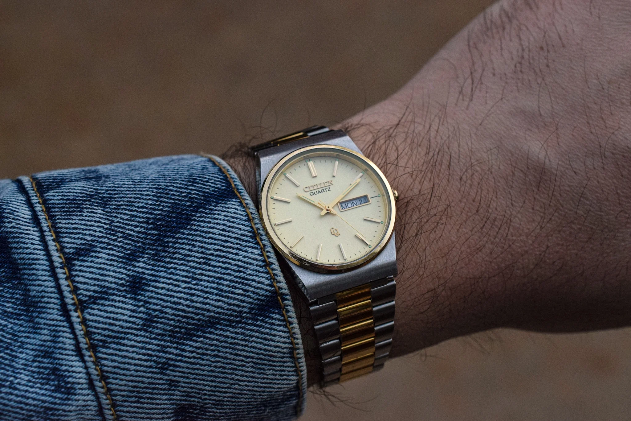 Vintage Citizen Two Toned CQ Day-Date - Image 3
