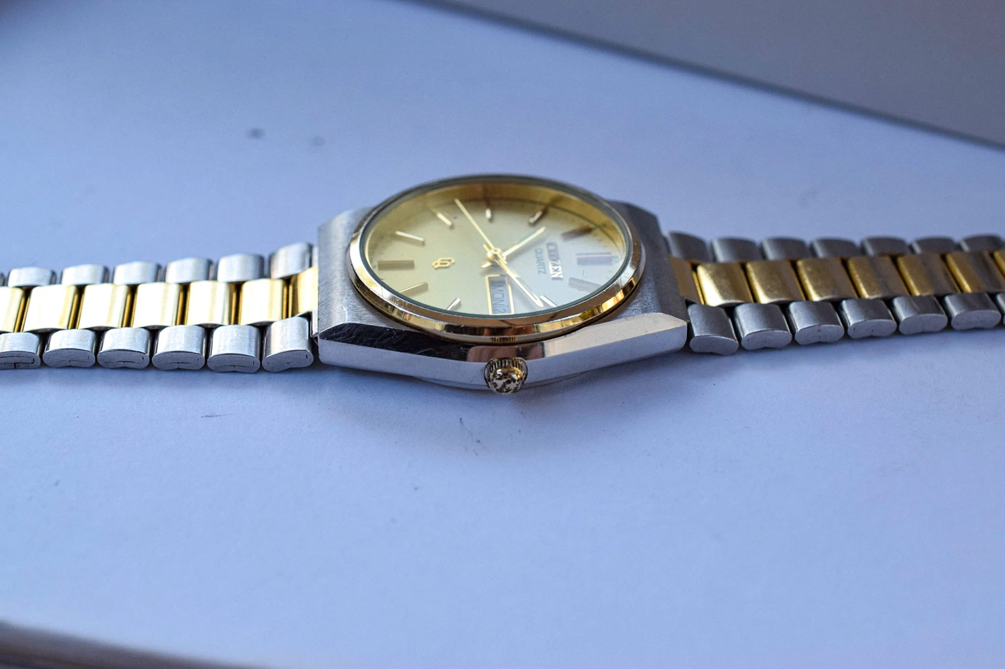 Vintage Citizen Two Toned CQ Day-Date - Image 5