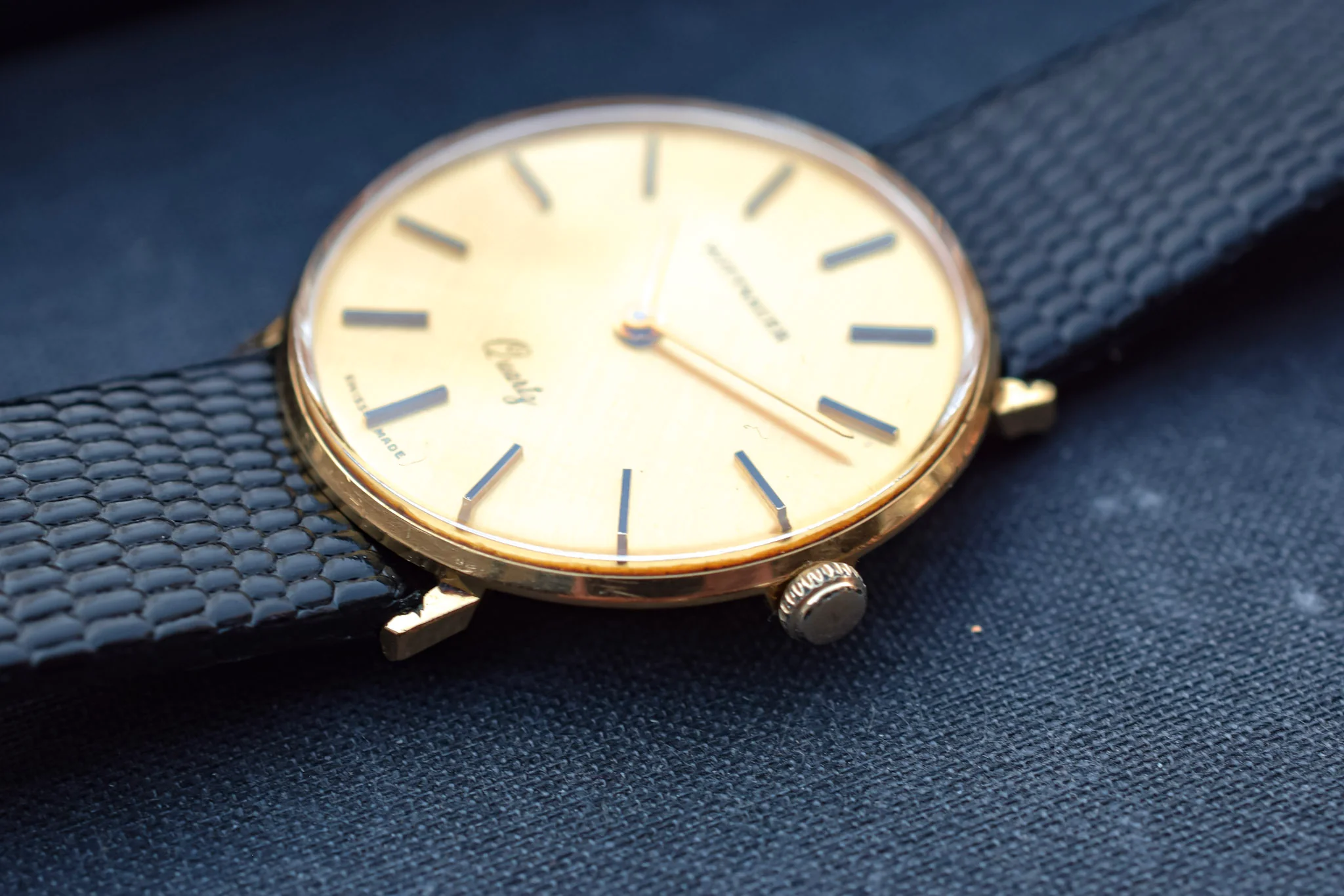 Vintage Gold Tone Linen Dial Wittnauer Quartz Watch - Image 4