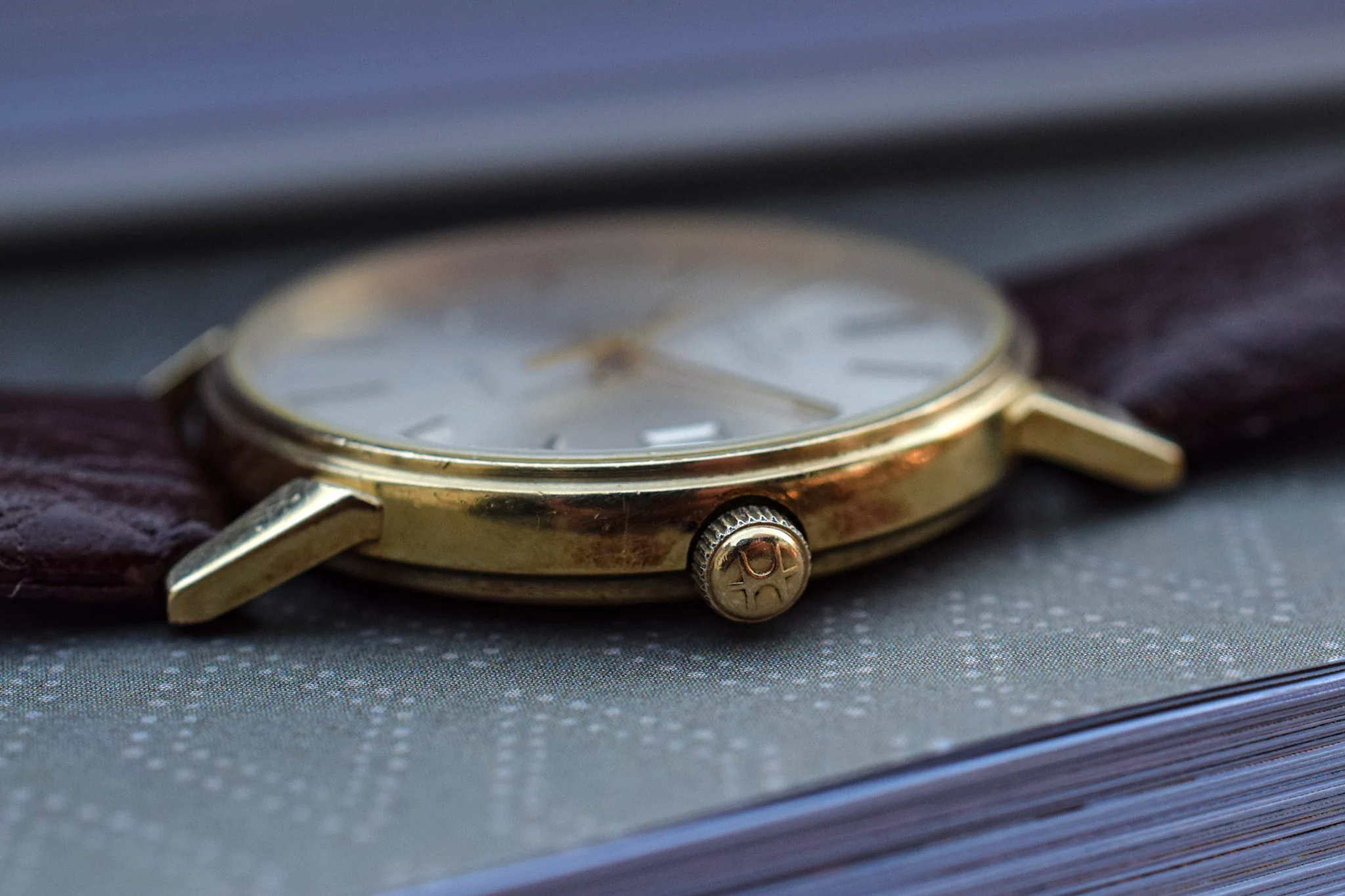 Vintage 10K Gold Filled Hamilton Masterpiece Quartz Watch - Award Piece - Image 3