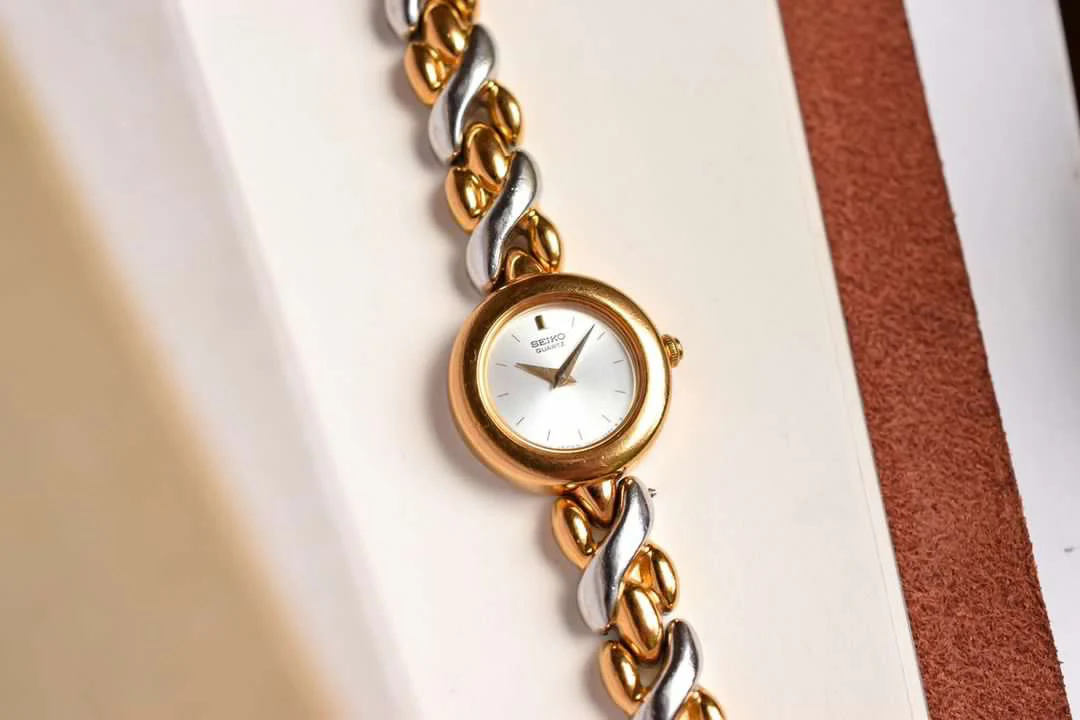 Vintage Ladies Seiko Ribbon Bracelet - Image 2