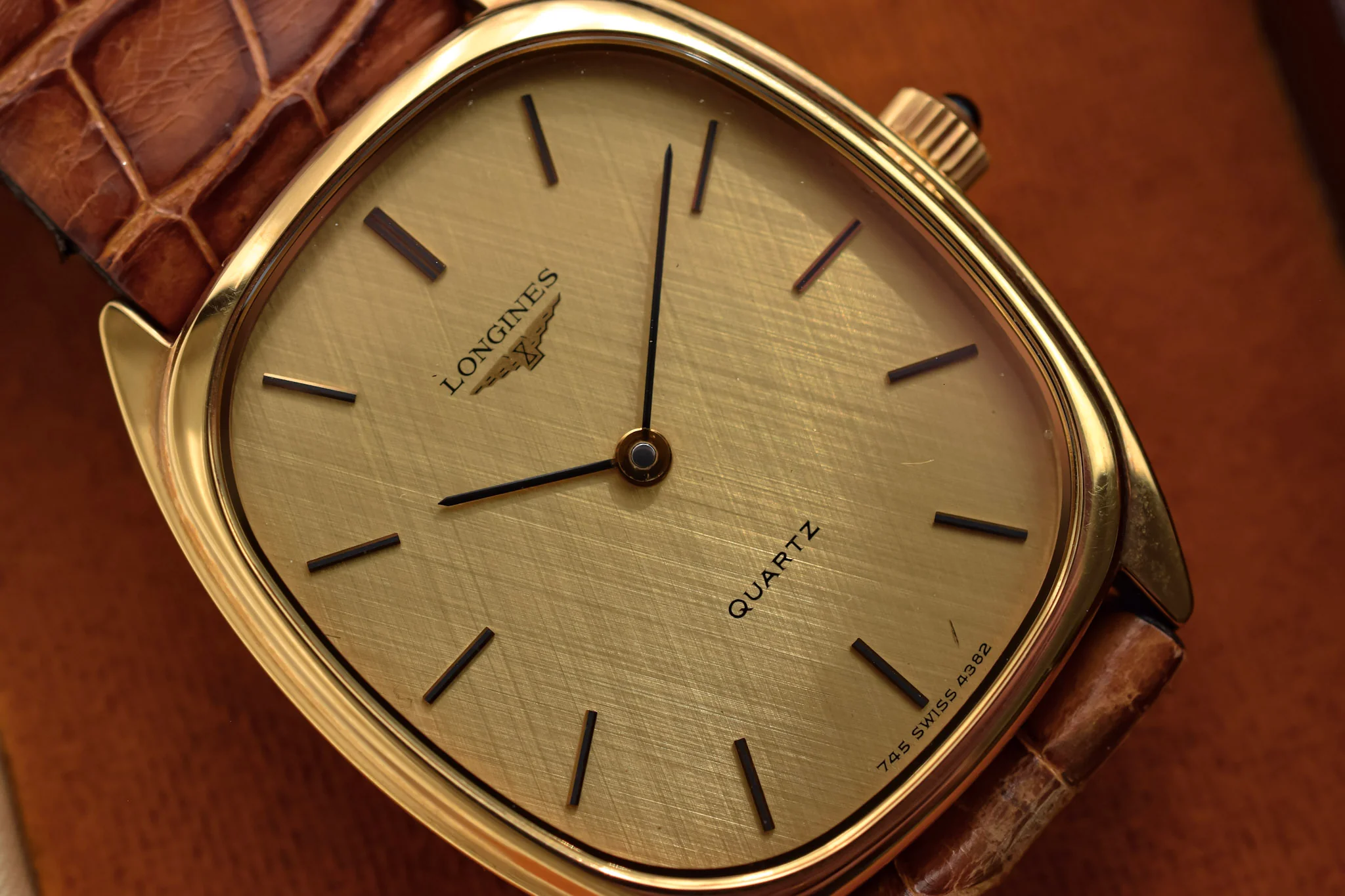 Vintage Longines Quartz Crosshatch Dial Ellipse - Image 3