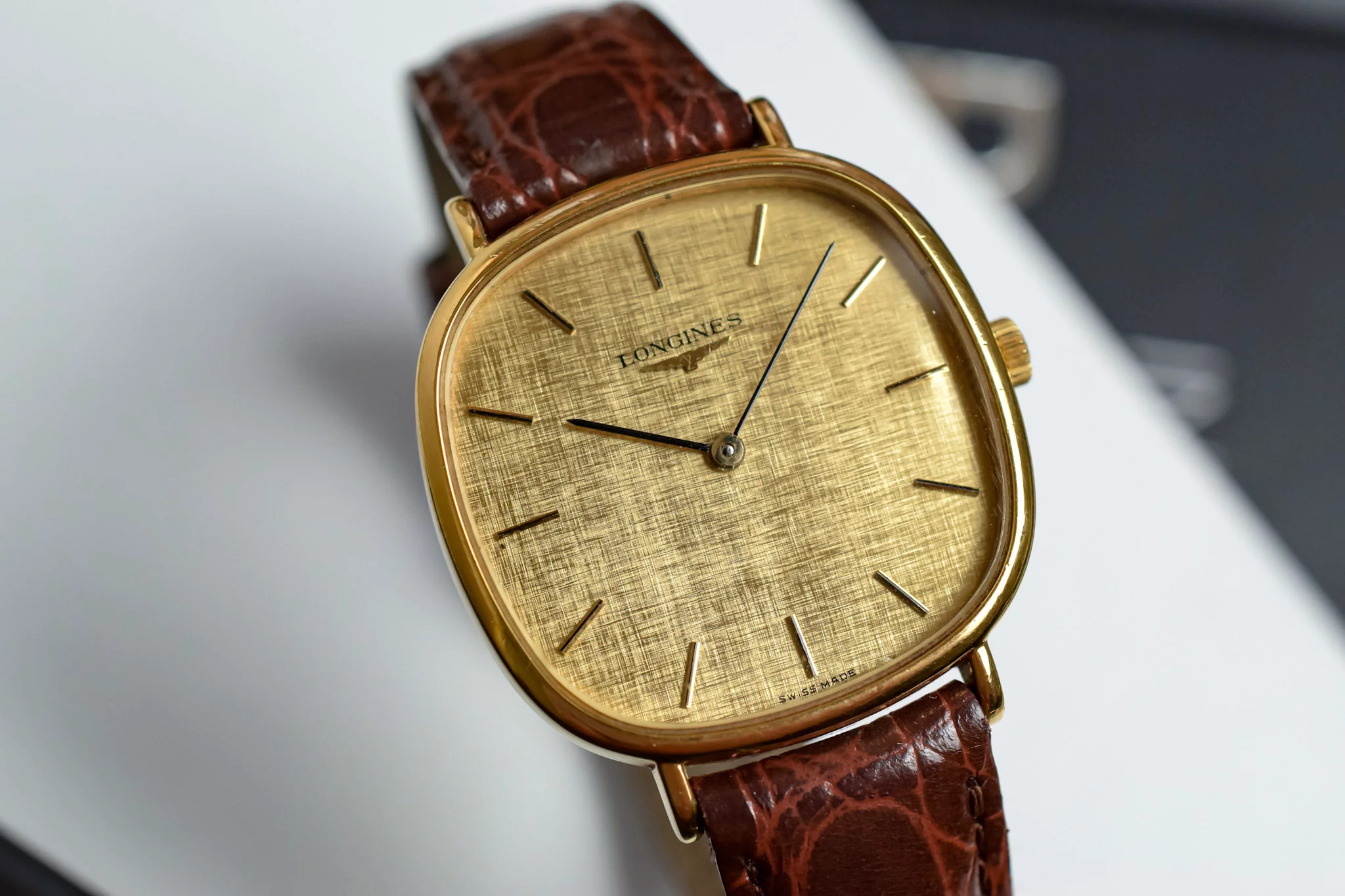 Vintage Longines Mechanical Linen Dial TV - Image 3