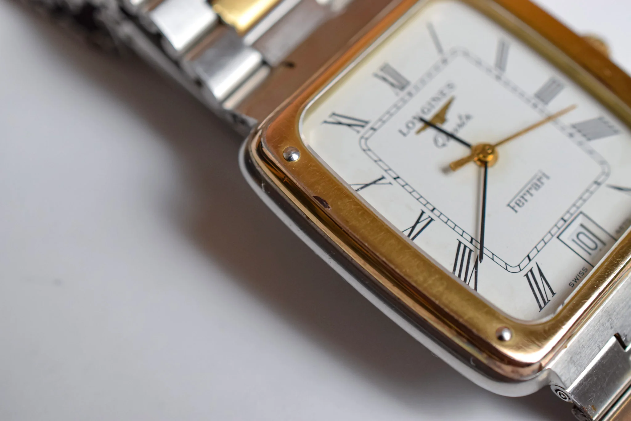 Vintage Longines Quartz Roman Ferrari Dial TV - Image 5