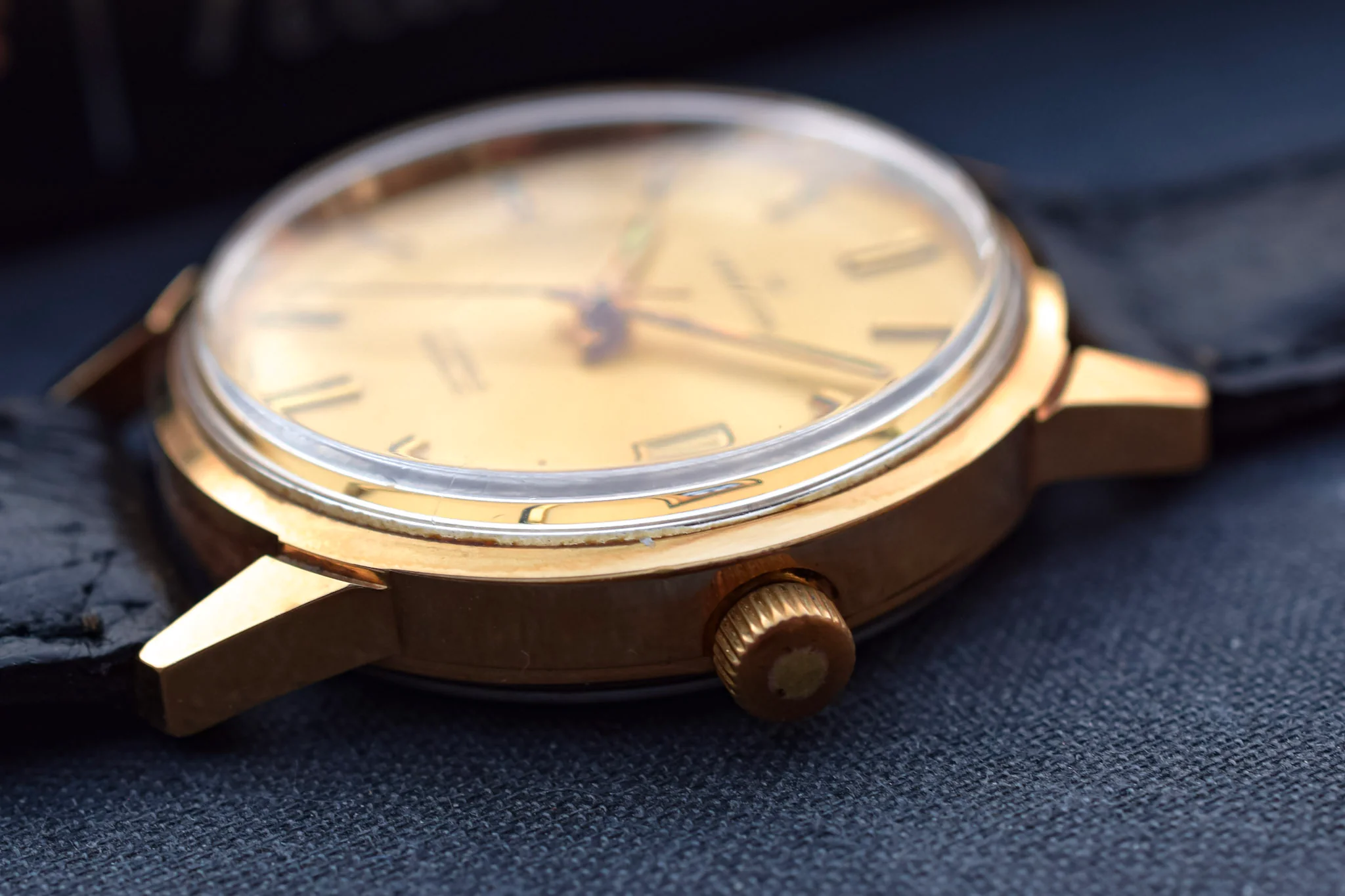 Vintage Mechanical Gold Tone Hamilton Watch - Image 3