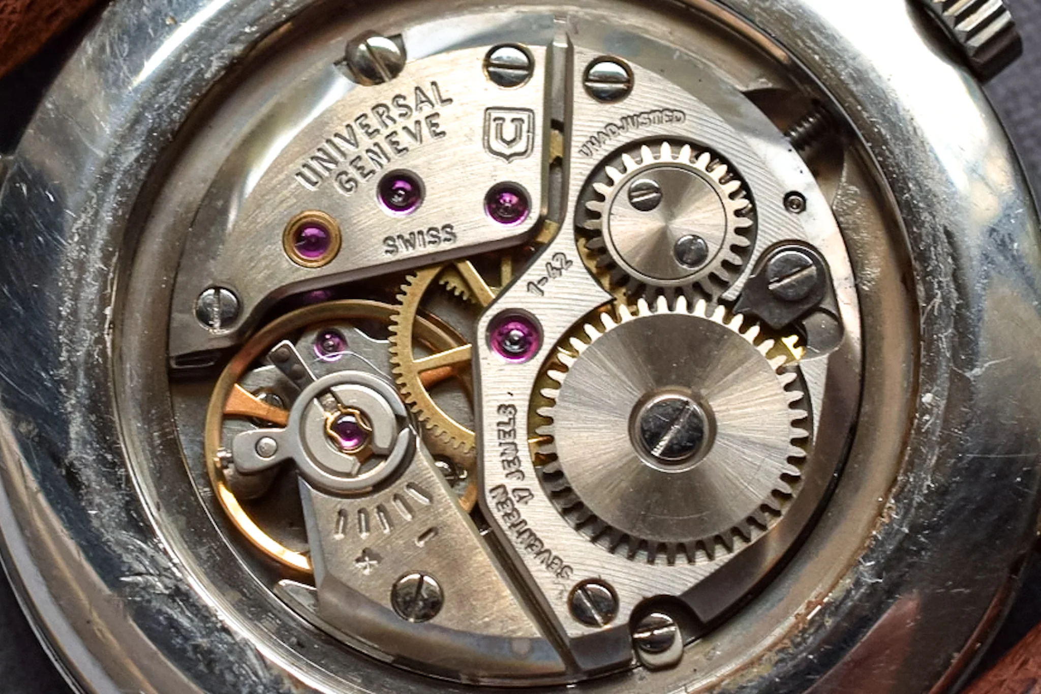 Vintage Mechanical Universal Geneve - Image 10