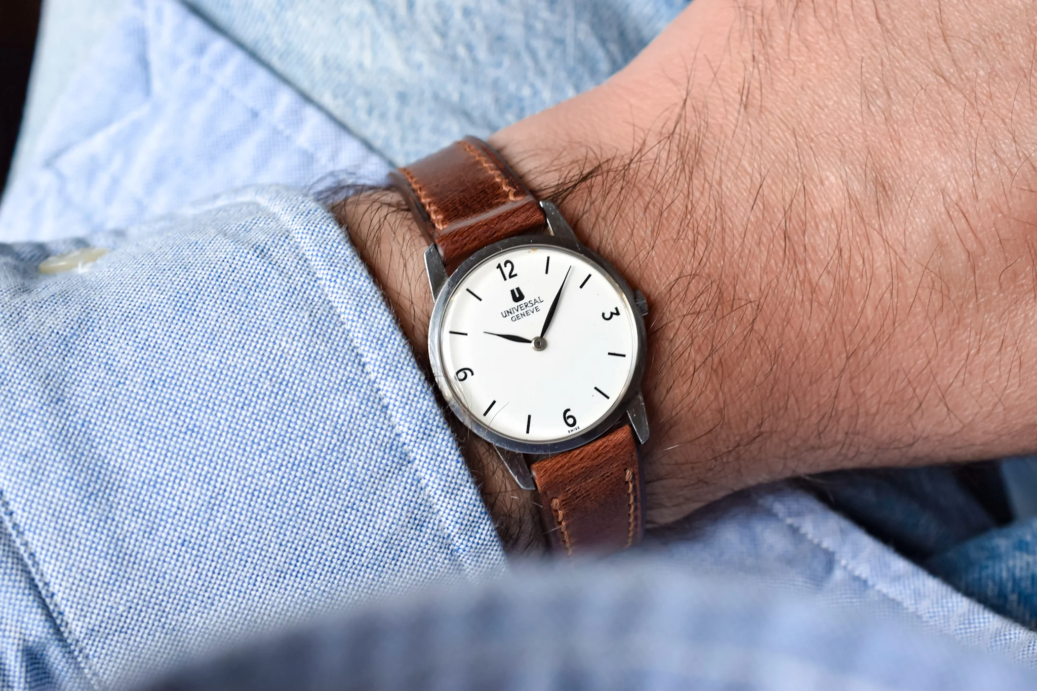 Vintage Mechanical Universal Geneve - Image 2