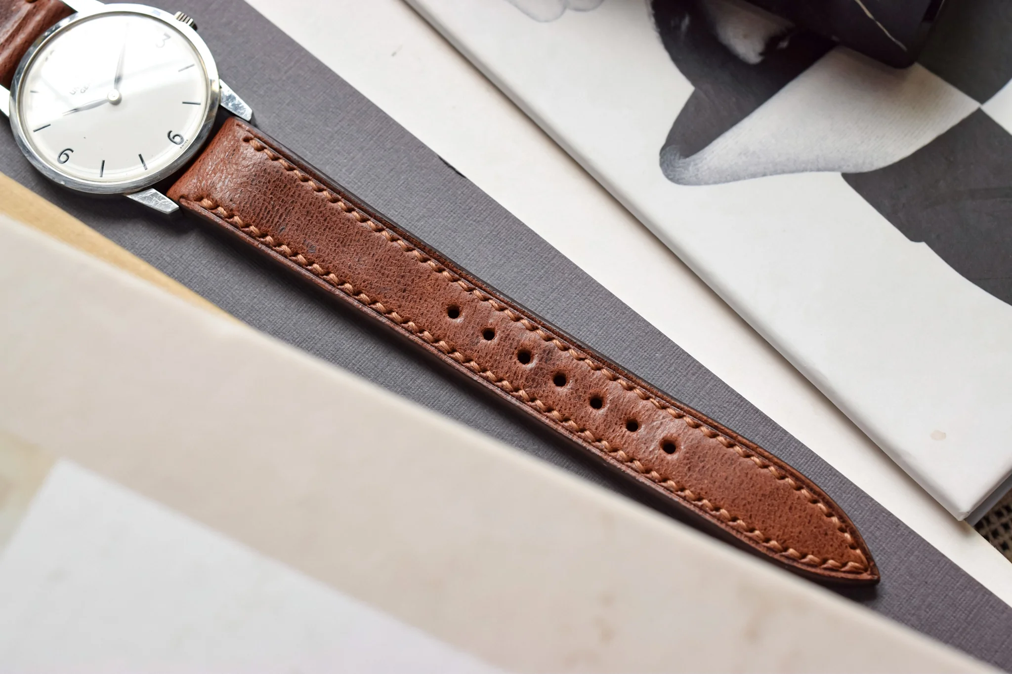 Vintage Mechanical Universal Geneve - Image 3