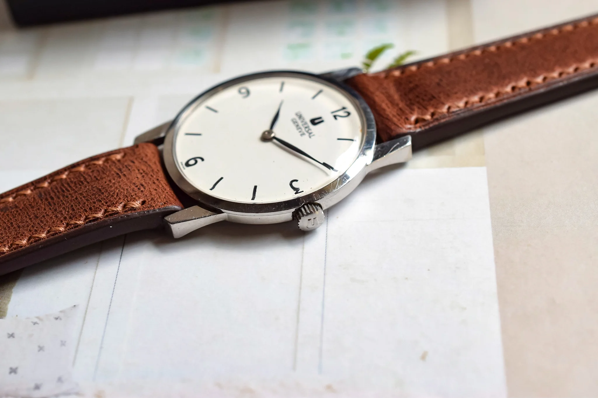 Vintage Mechanical Universal Geneve - Image 7