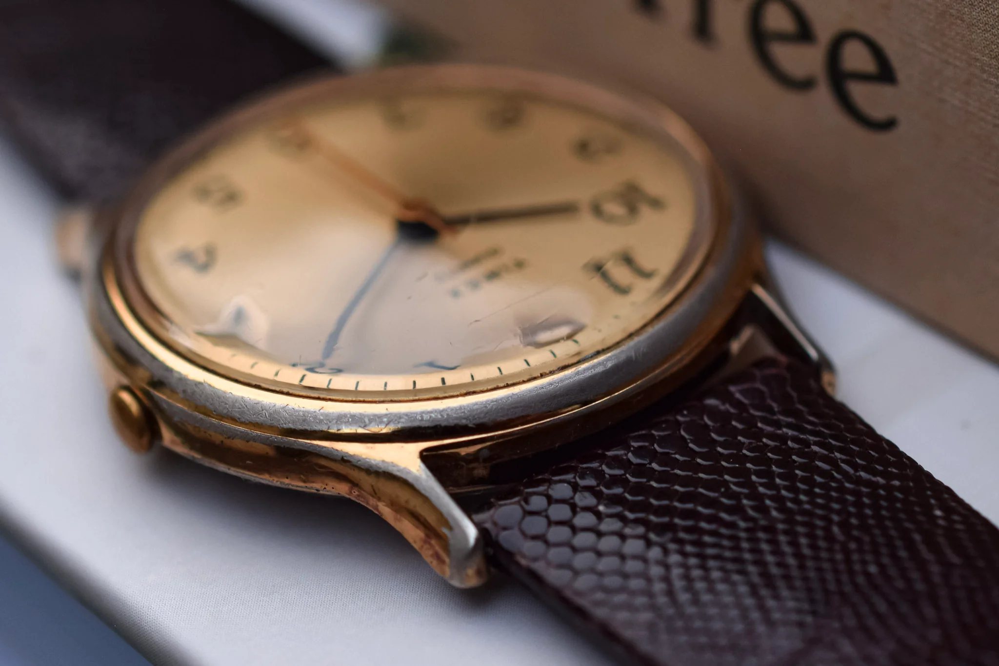Vintage Q Timex Quartz Watch - Image 6