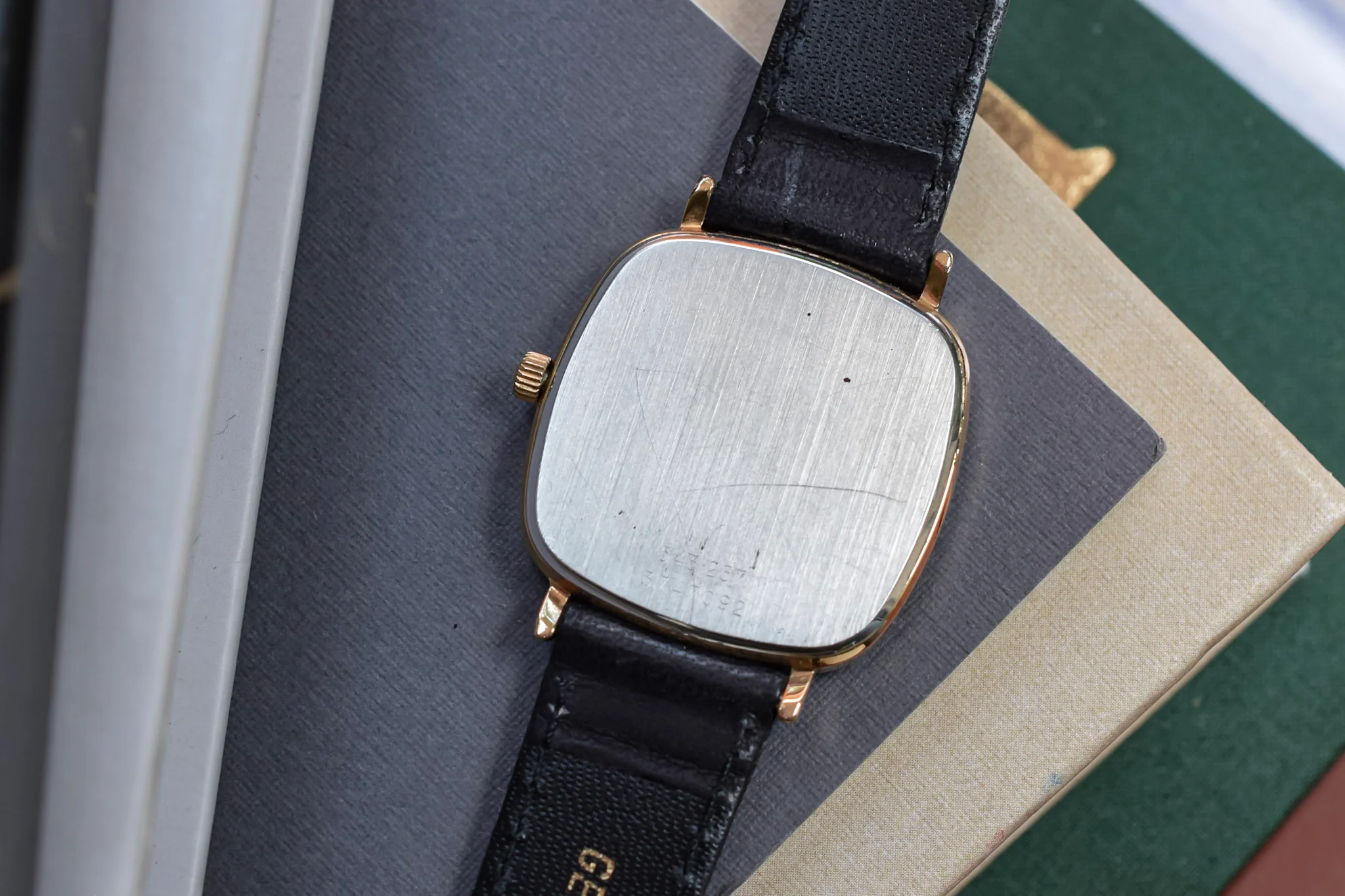 Vintage Universal Geneve Champagne TV - Image 10