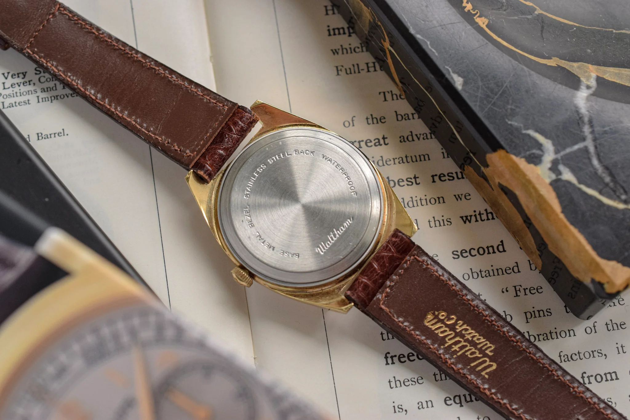 Vintage Waltham Mechanical Red Arrow Calendar - Image 10