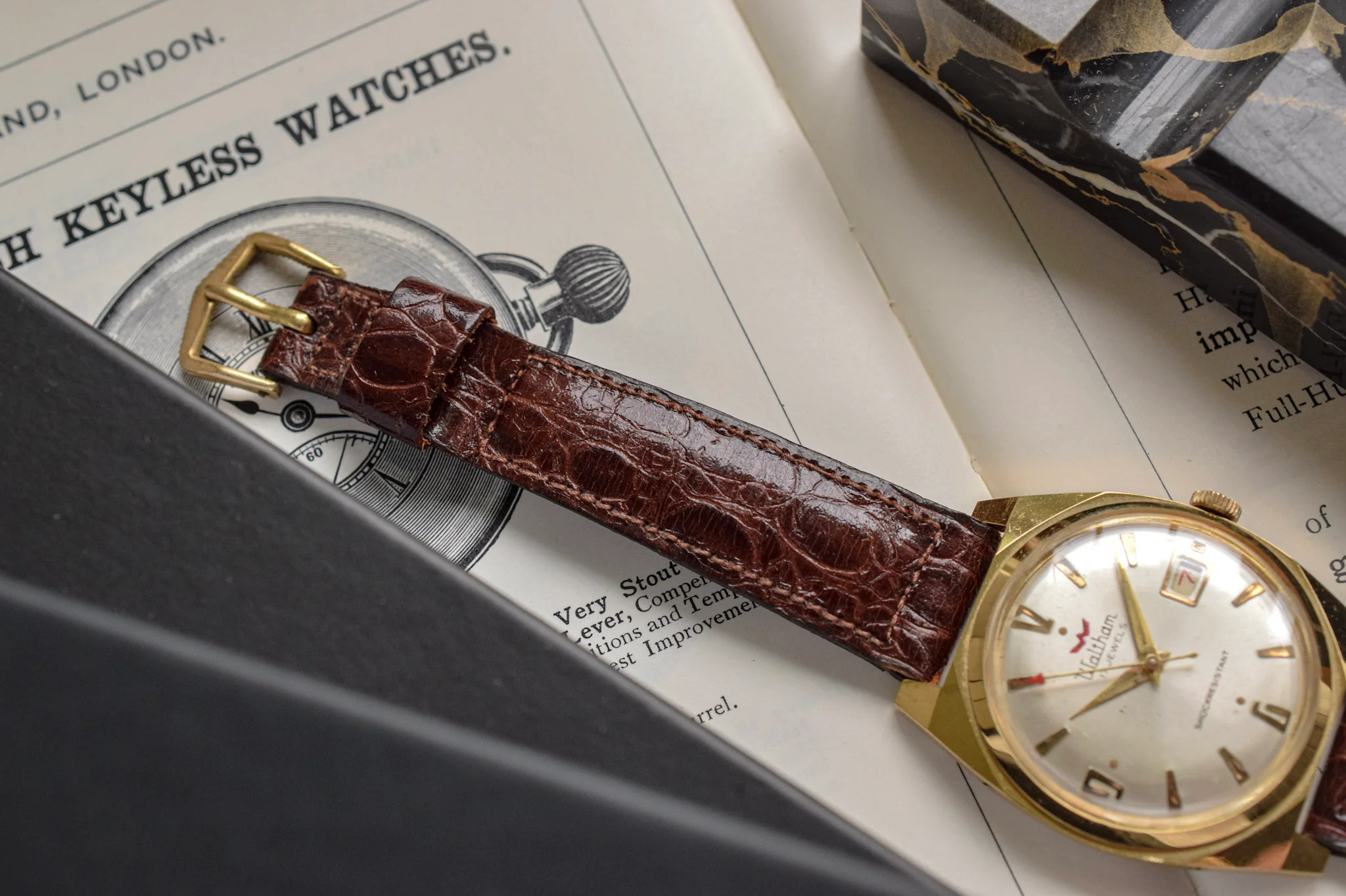 Vintage Waltham Mechanical Red Arrow Calendar - Image 5