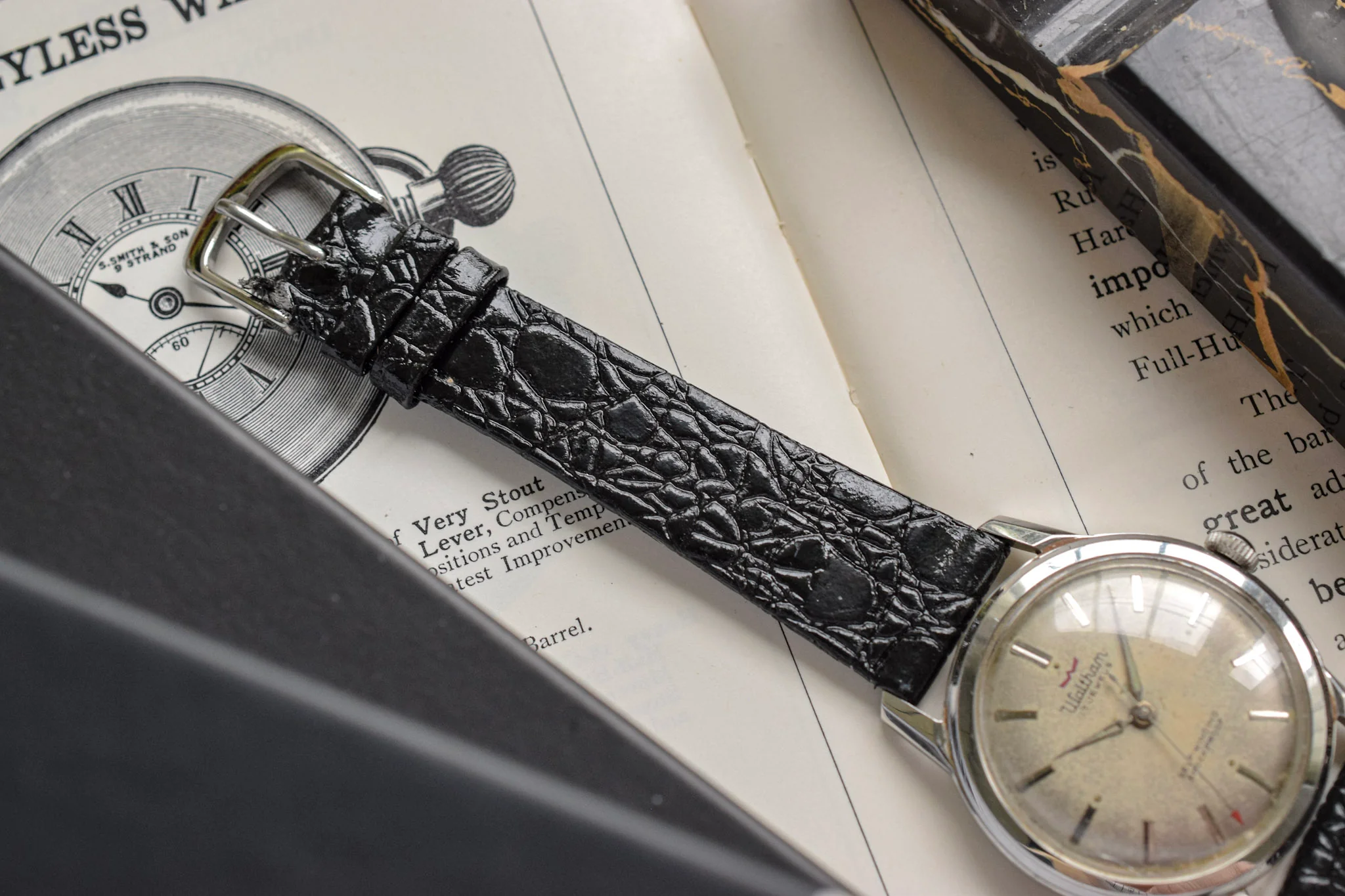 Vintage Waltham Mechanical Red Arrow Patina - Image 5