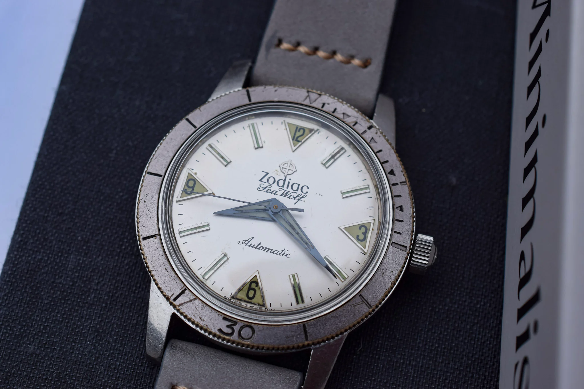 Vintage Zodiac Sea Wolf White Dial - Image 4